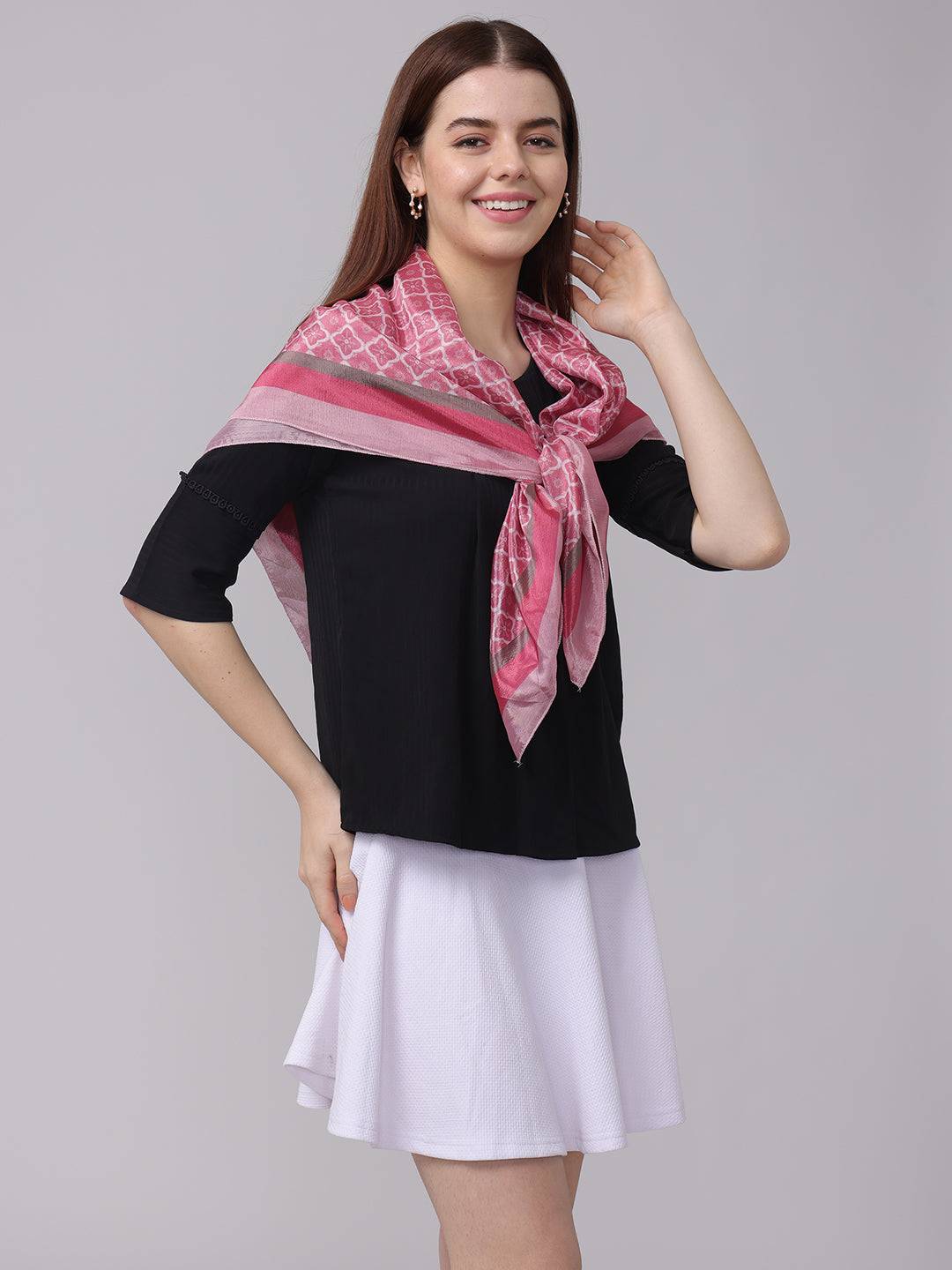 Elegant Pink Geometric Pattern Scarf