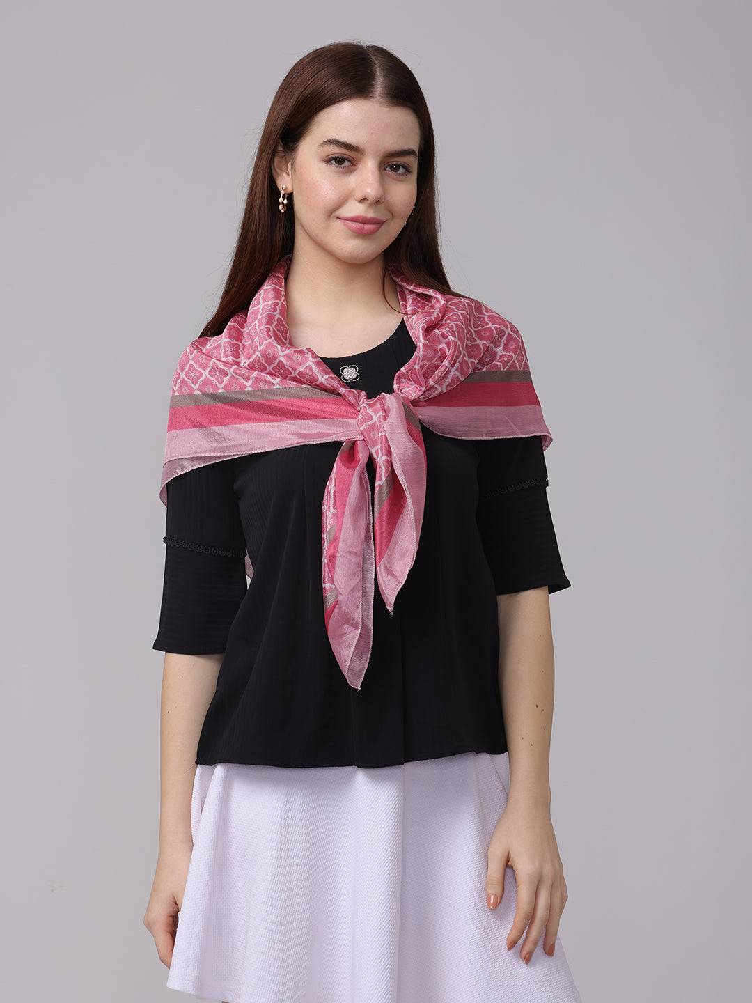 Elegant Pink Geometric Pattern Scarf