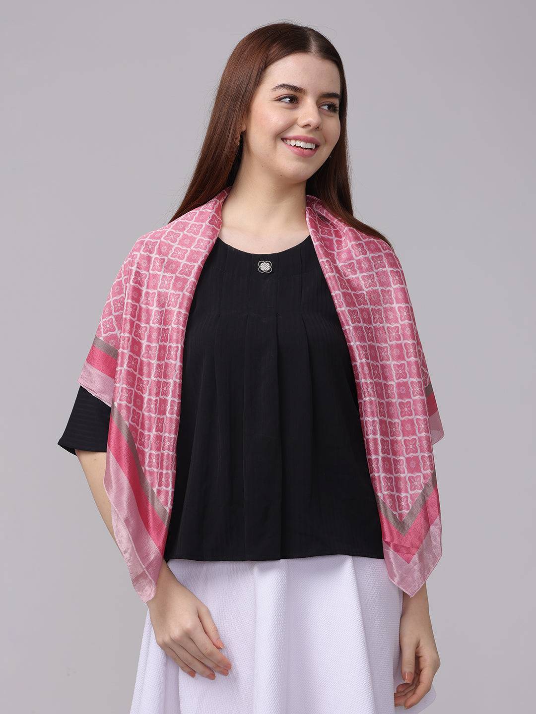 Elegant Pink Geometric Pattern Scarf