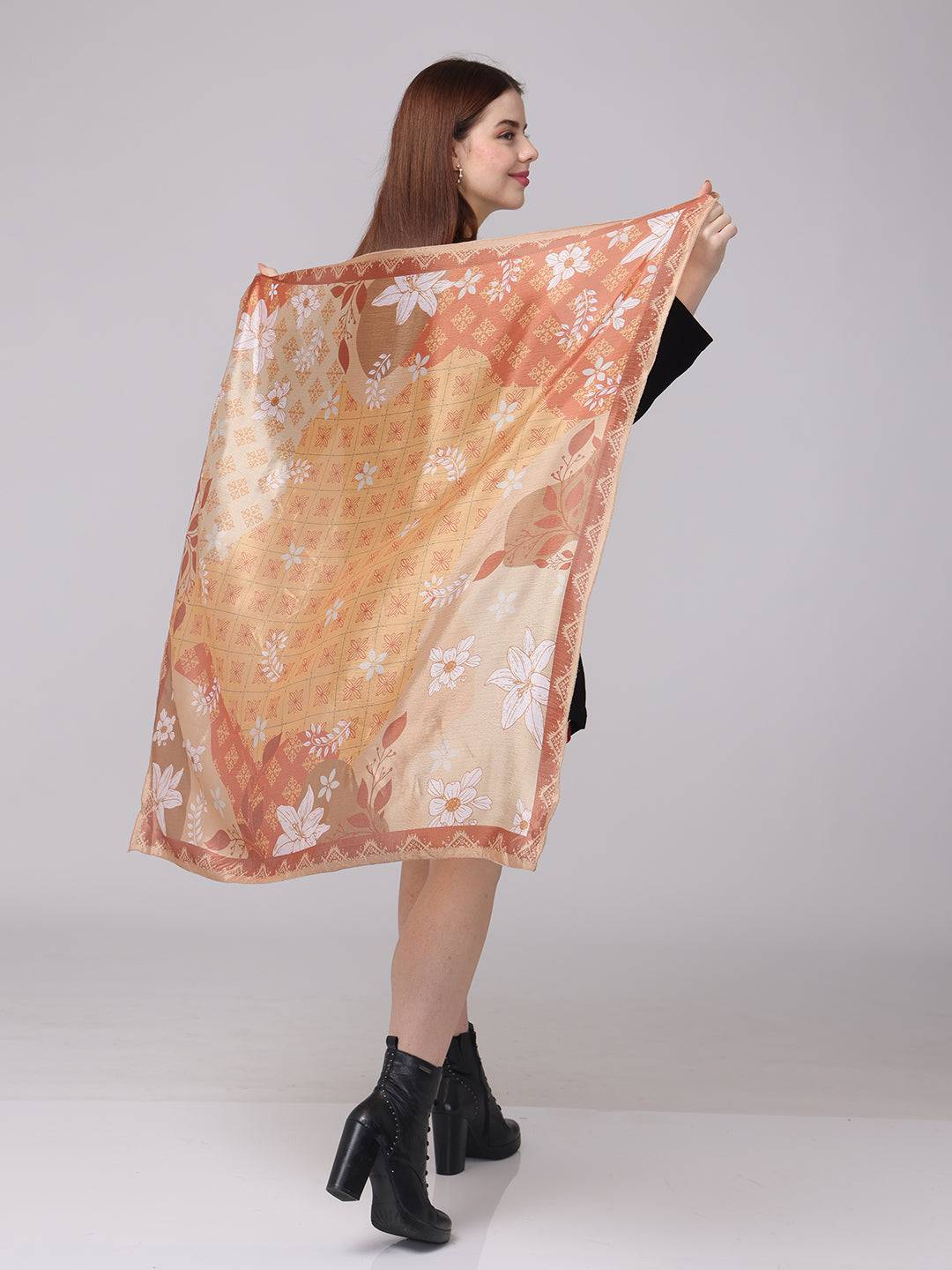 Geometric Motifs Patterned Scarf