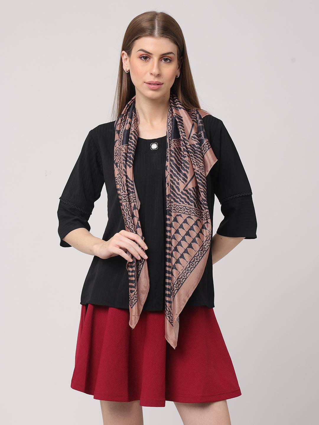 Chic Geo Pink-Black Scarf