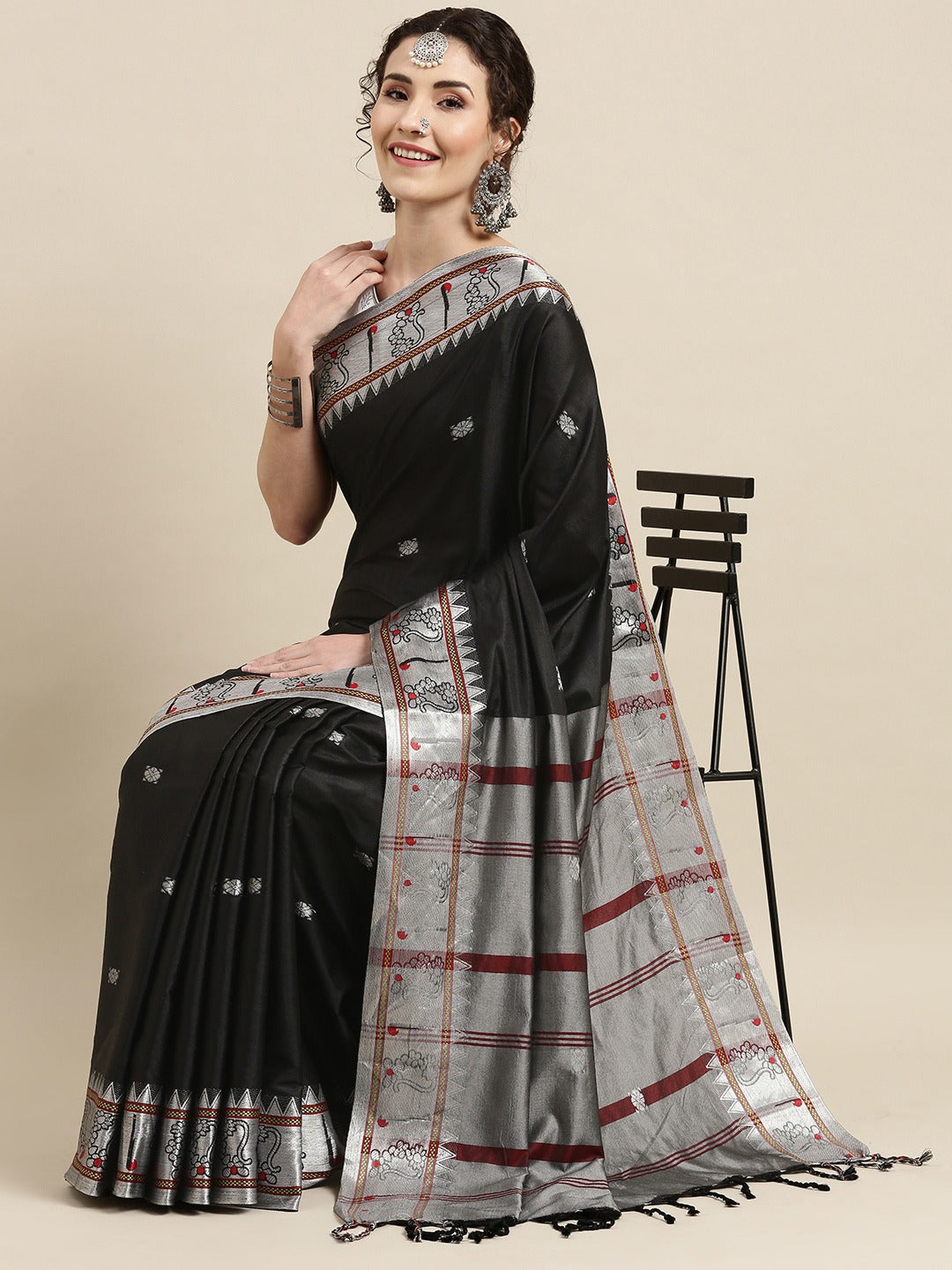 Beautiful Zari Silk Cotton Paithani Saree In Black Colour