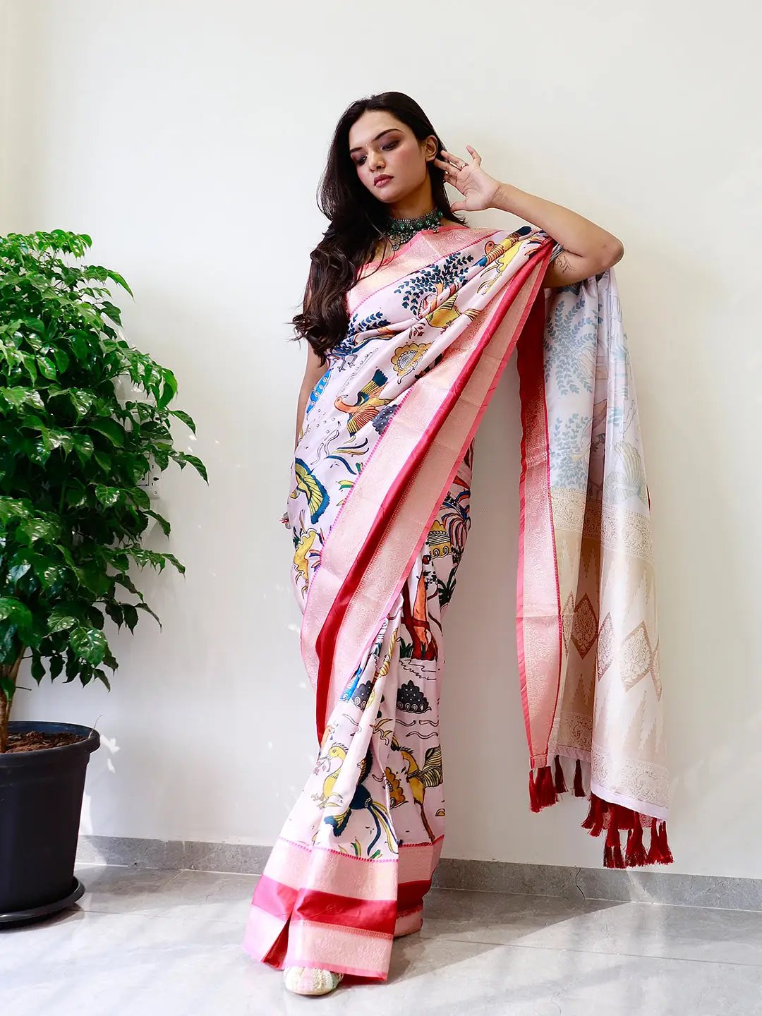 Cloud Grey Woven Soft Silk Saree With Kalamkari Print – Zari Banaras