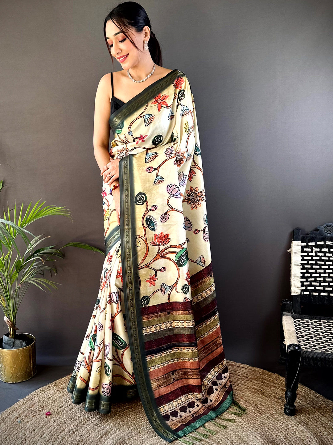 Cream Soft Silk Freehand Kalamkari Print Saree