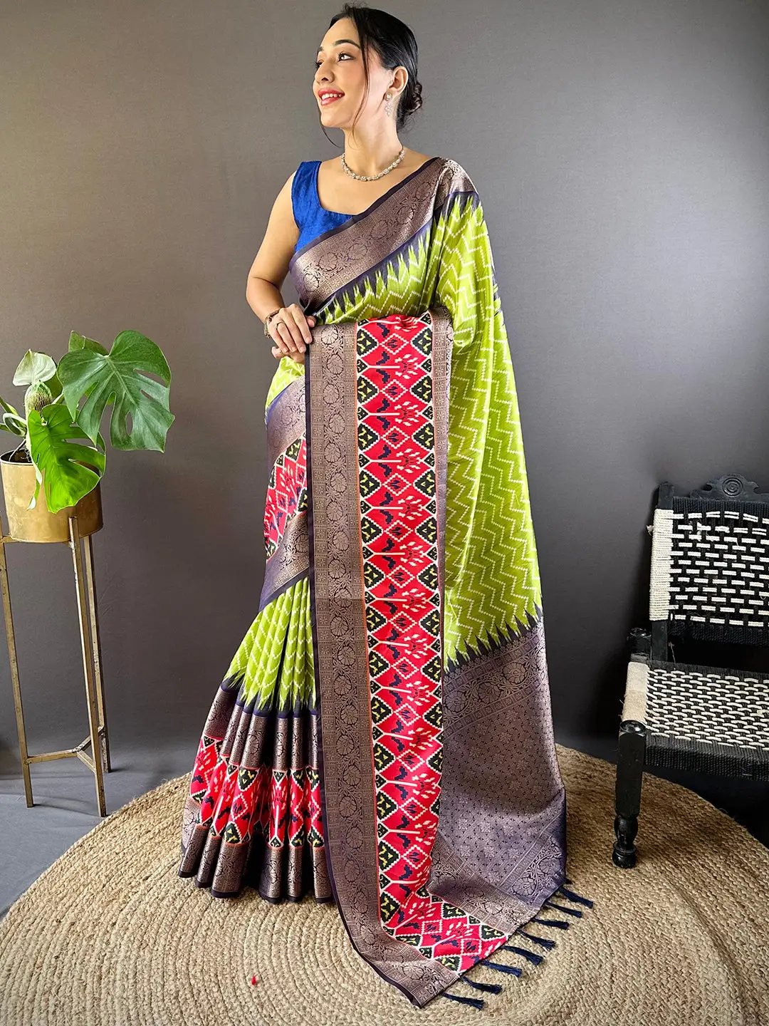 Elegant Double Border Design Saree with Zigzag Print