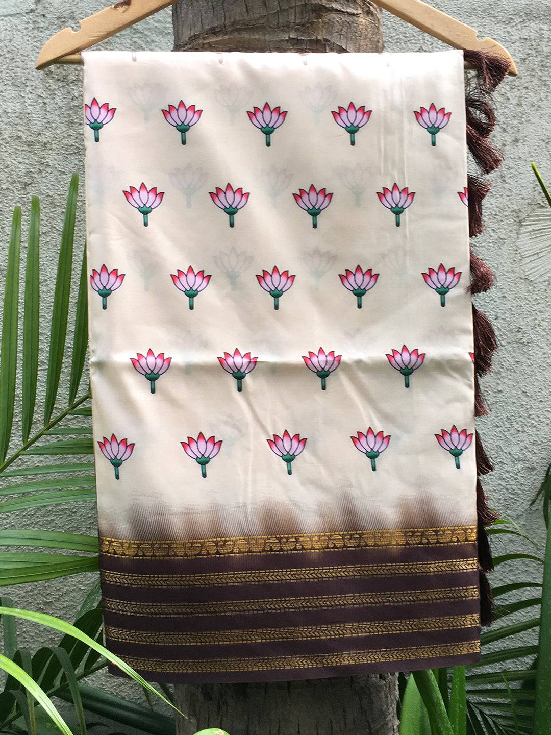 Cream 2 Ton Lotus Print Saree