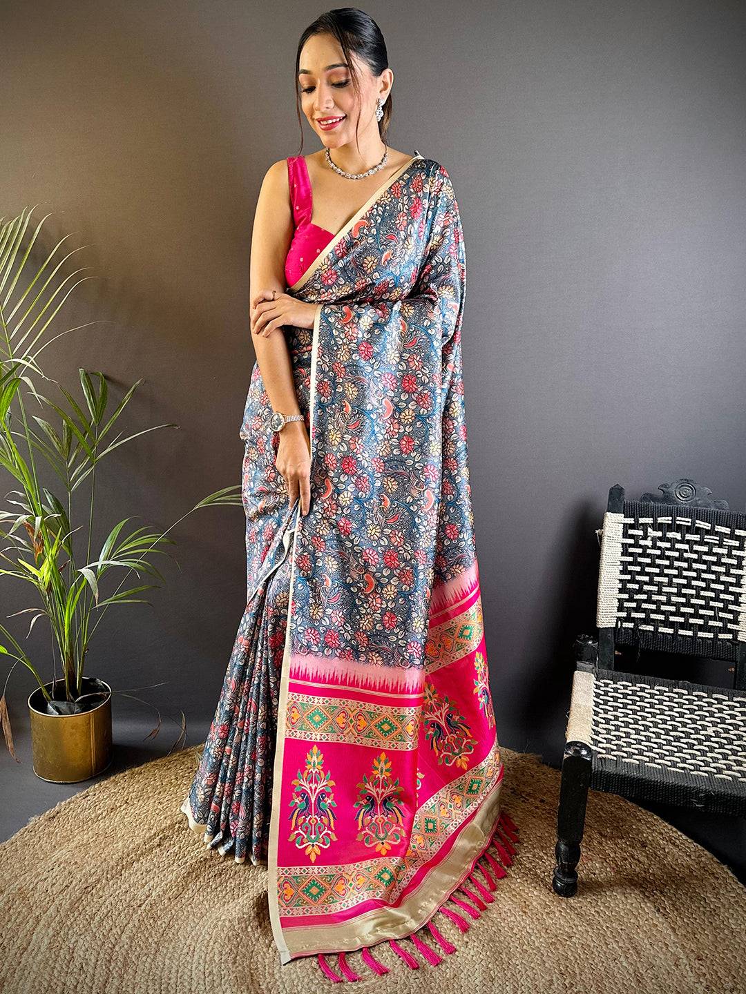 Smoke Grey Kalamkari Floral Print Gamthi Saree