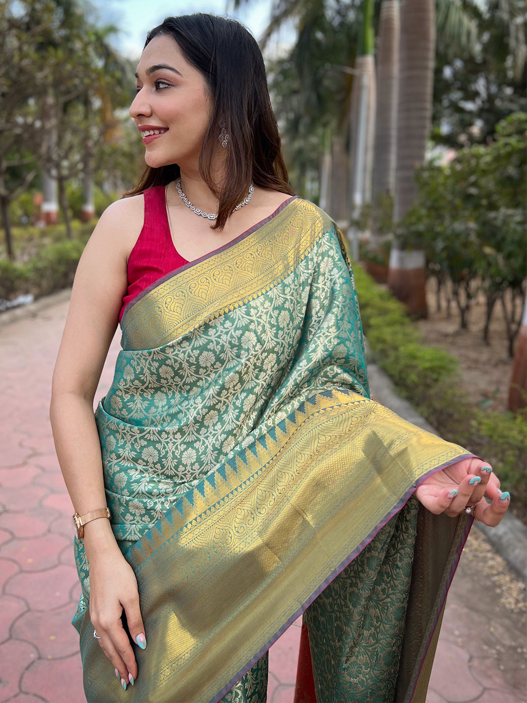 Close-up of Jacquard Woven Work on Gold Tissue Saree