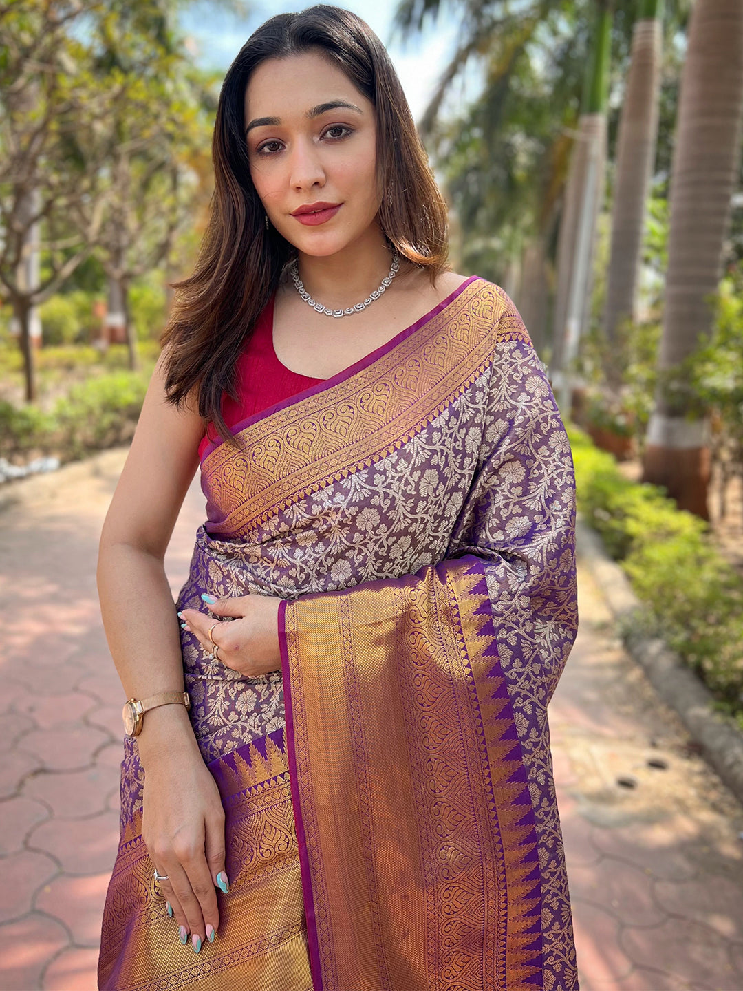 Model Wearing Wine Colour Gold Tissue Saree with Jacquard