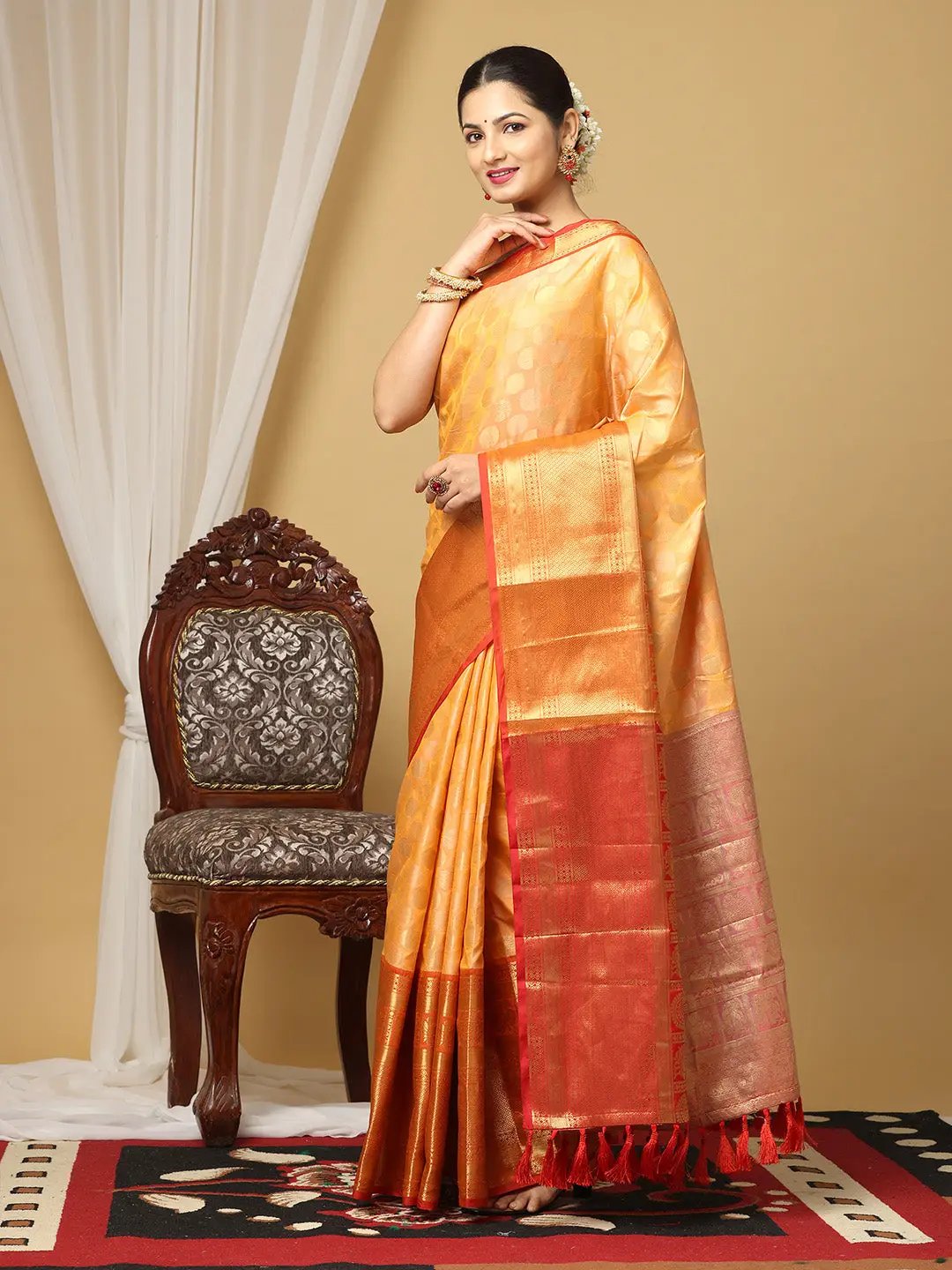 Banarasi Silk Kanchi Pattu With Polka Dots Saree