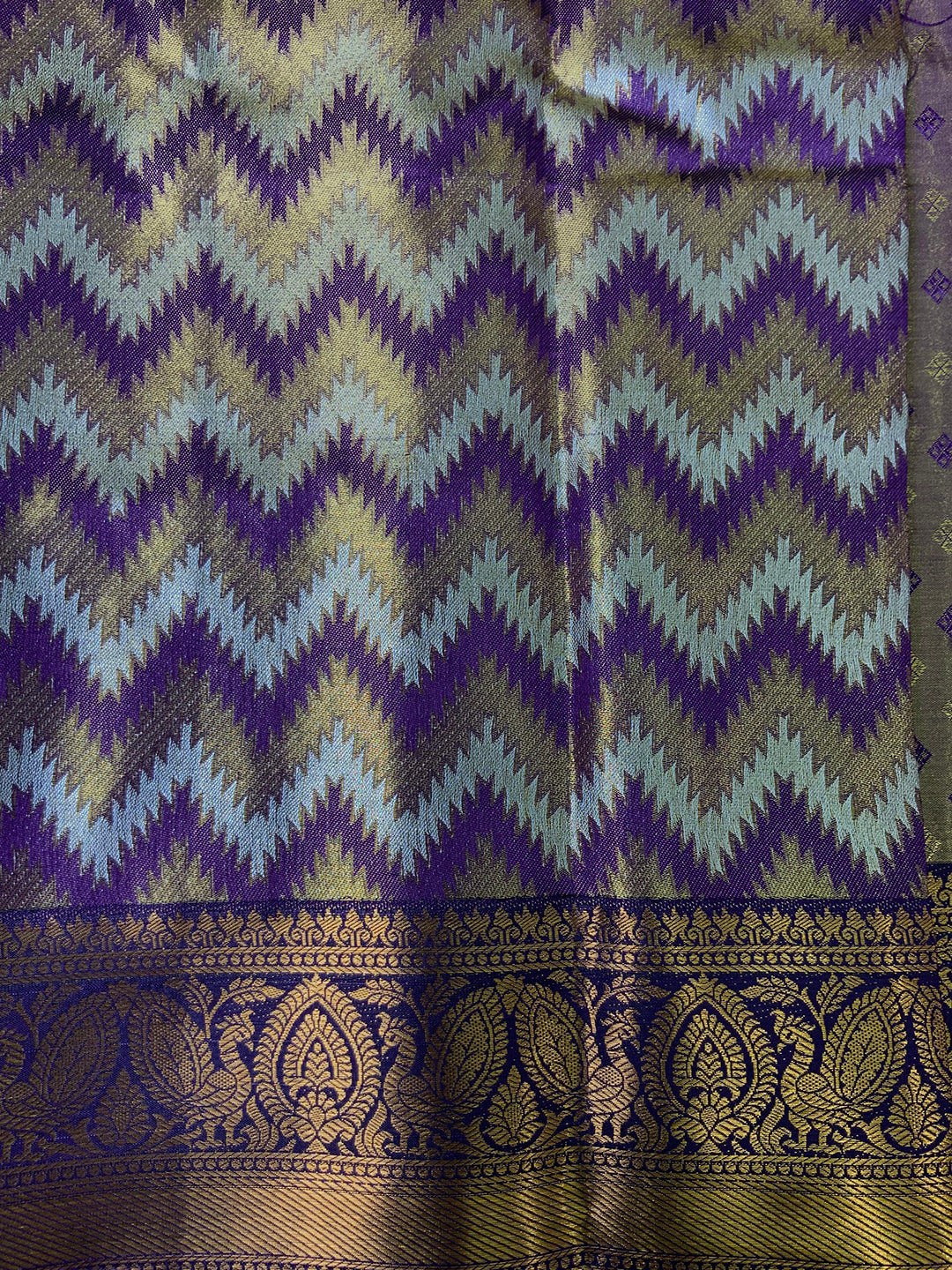 Vibrant Lavender Zigzag Chevron Saree