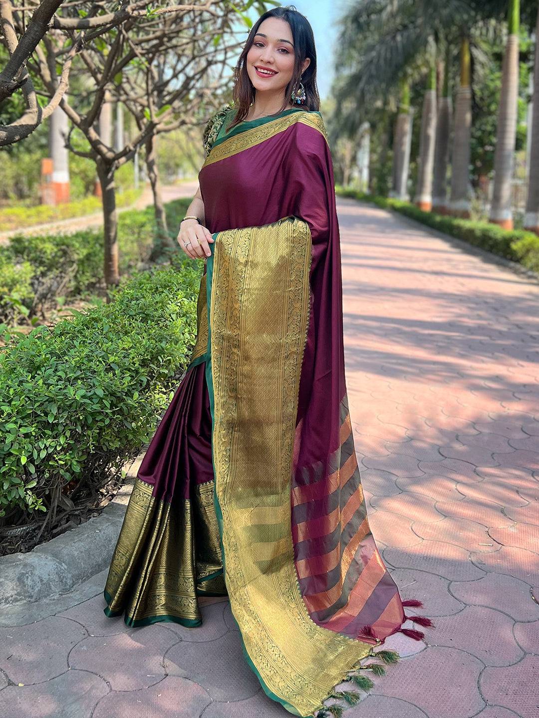 Aura Soft Silk Wine Colour Saree With Kanjivaram Weaving