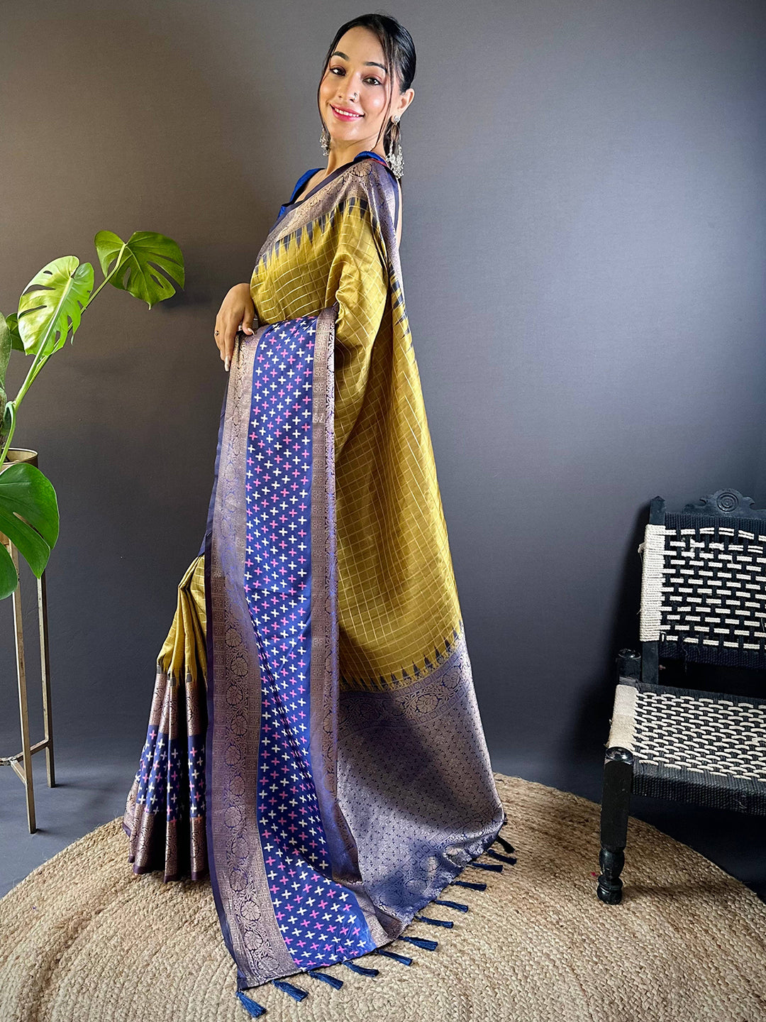 Side view of Green Chex Ikkat Saree with Double Border