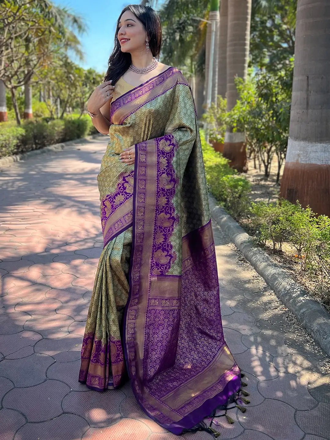 Sarees (साड़ी) - Buy Latest Sarees Collection Online for Women in India |  KALKI Fashion India