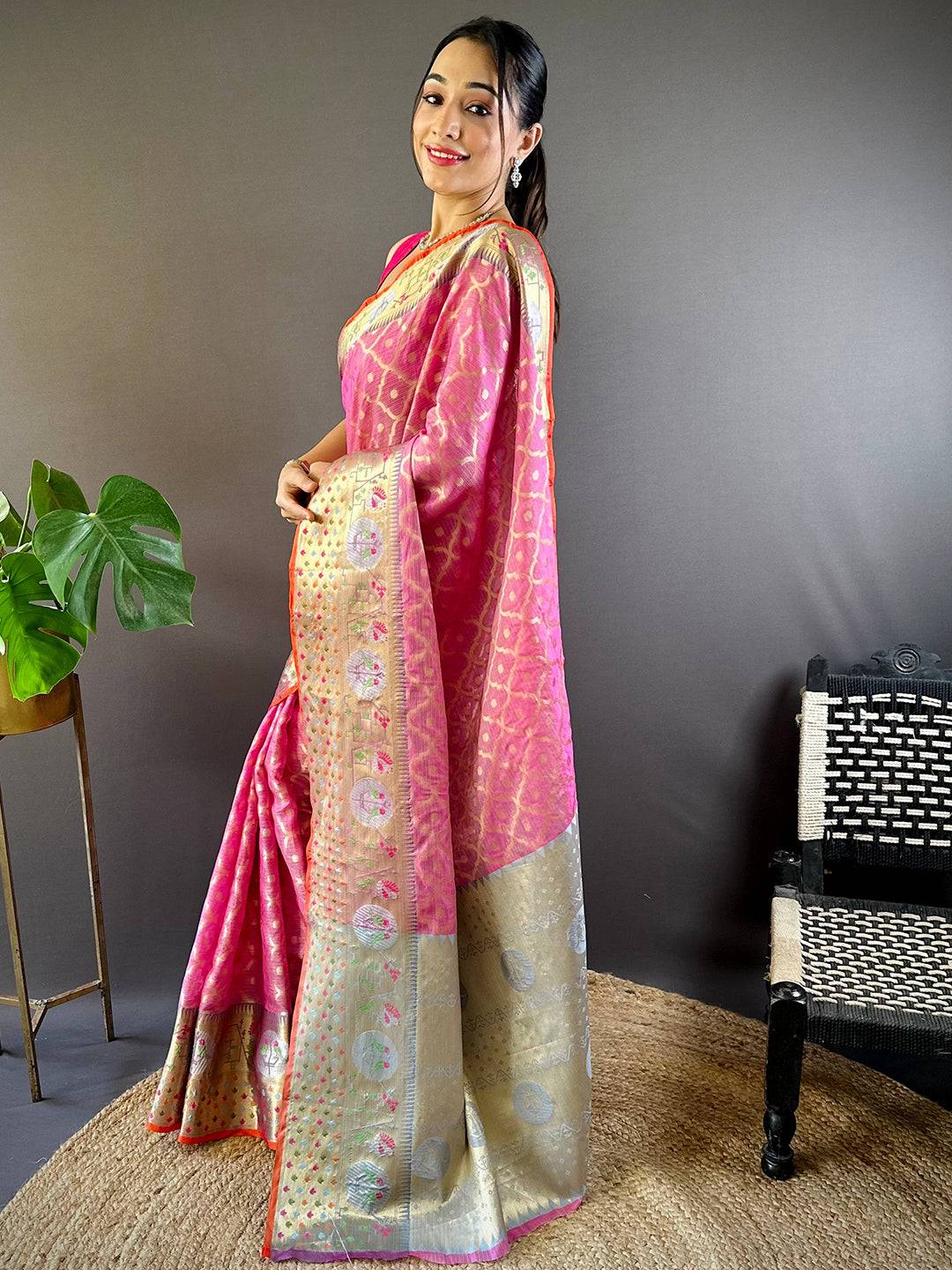 Zari Minakari Kota Doria Saree