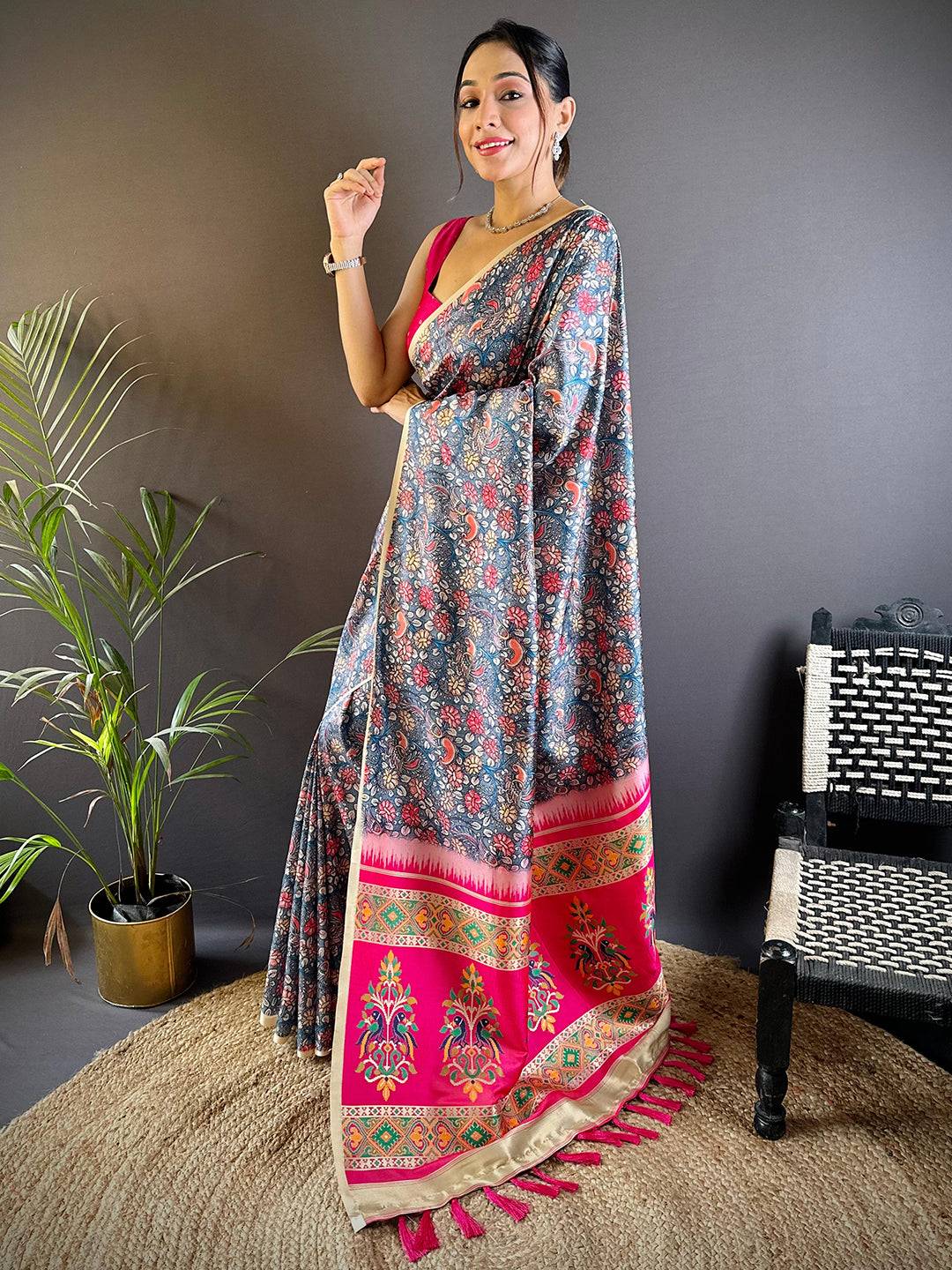 Smoke Grey Kalamkari Floral Print Gamthi Saree