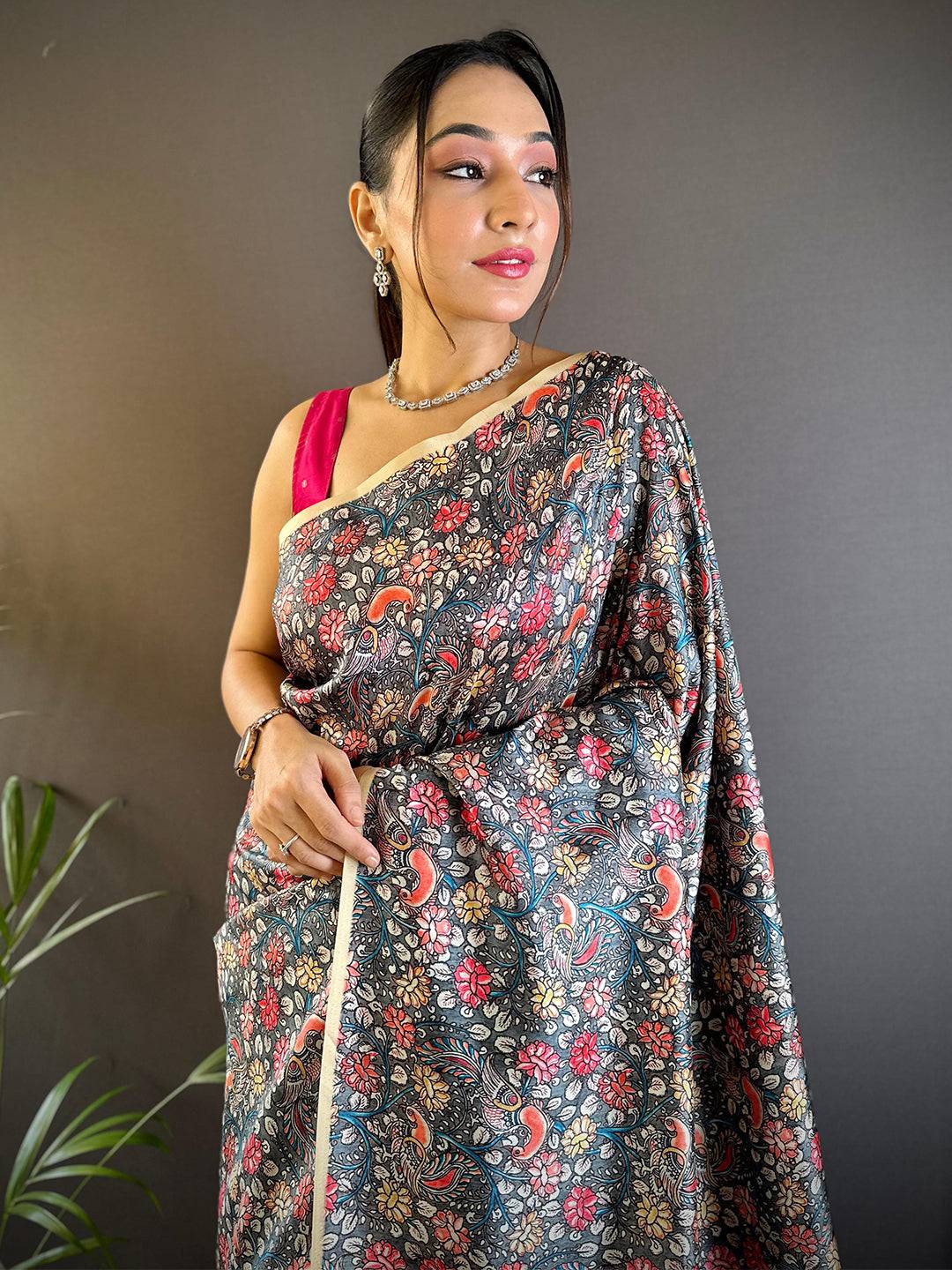 Grey Kalamkari Floral Print Gamthi Saree