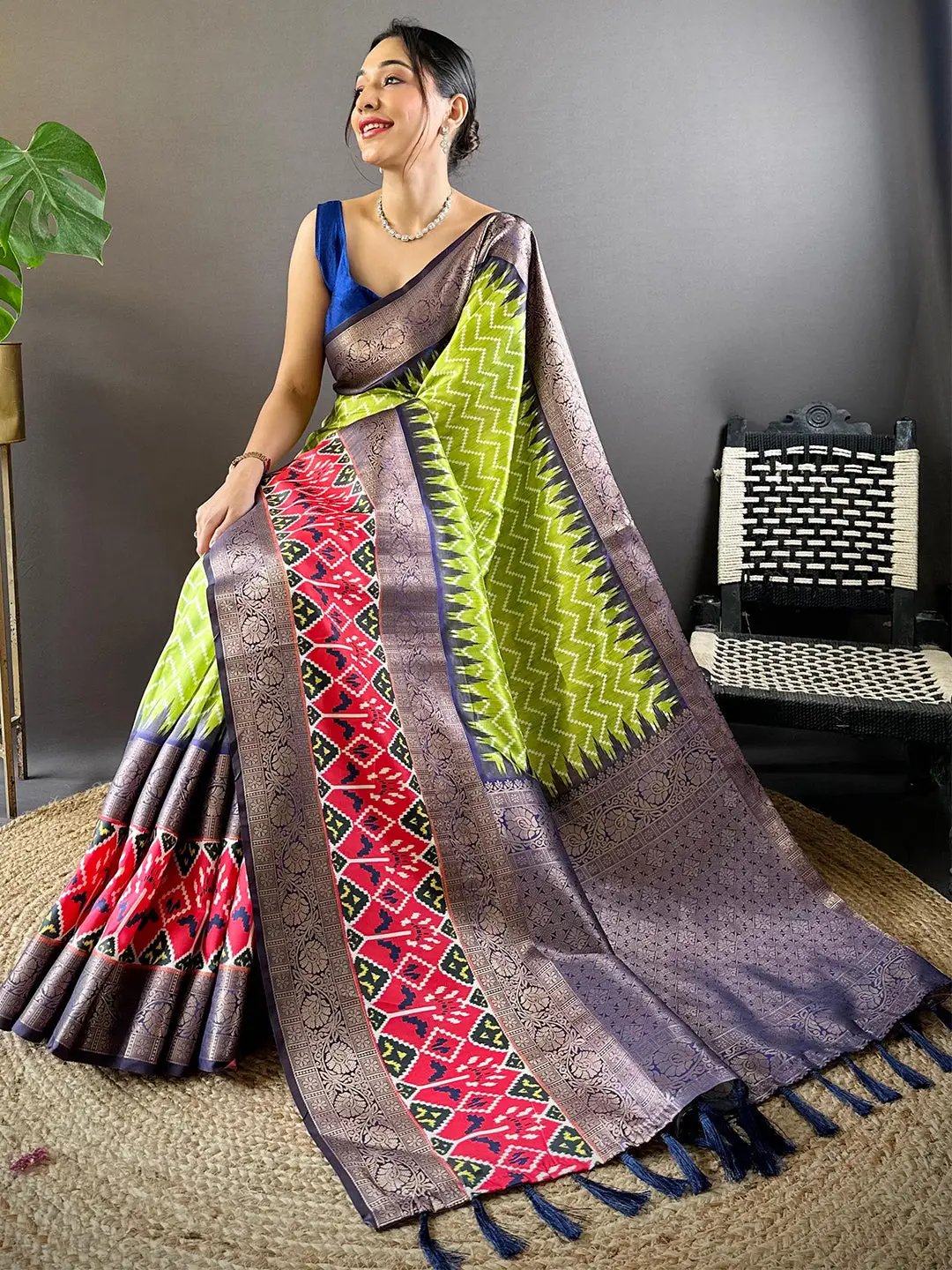 Elegant Double Border Design Saree with Zigzag Print