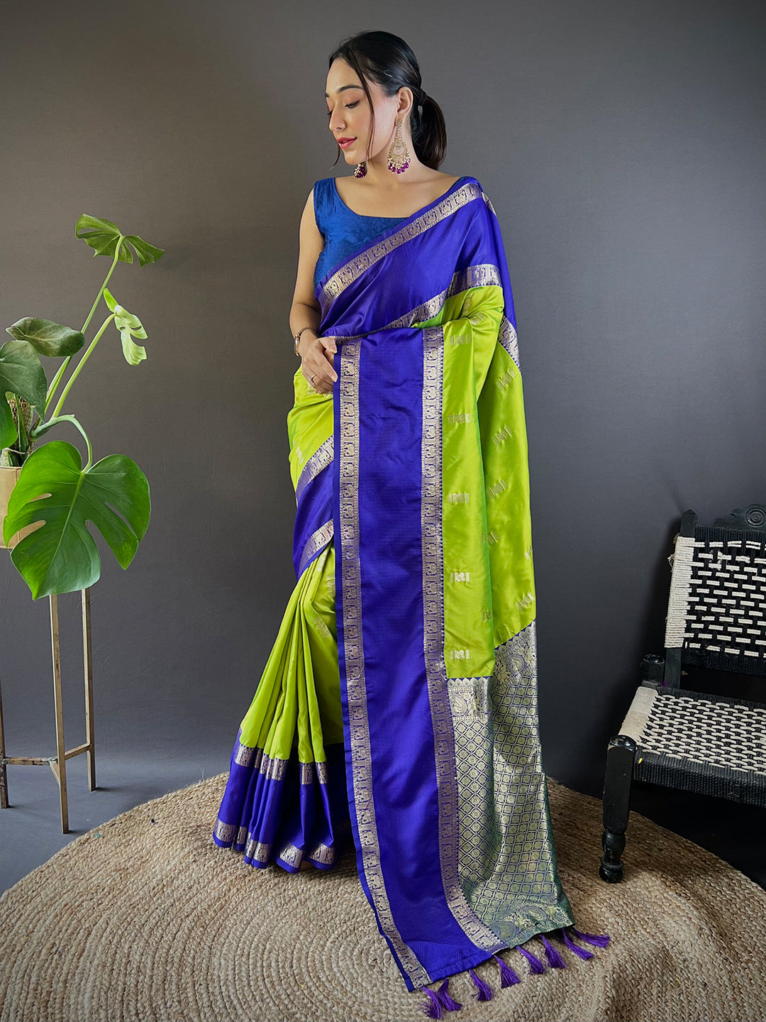 Eyecapthear Gadhwal Pure Soft Silk Festive Wear Saree