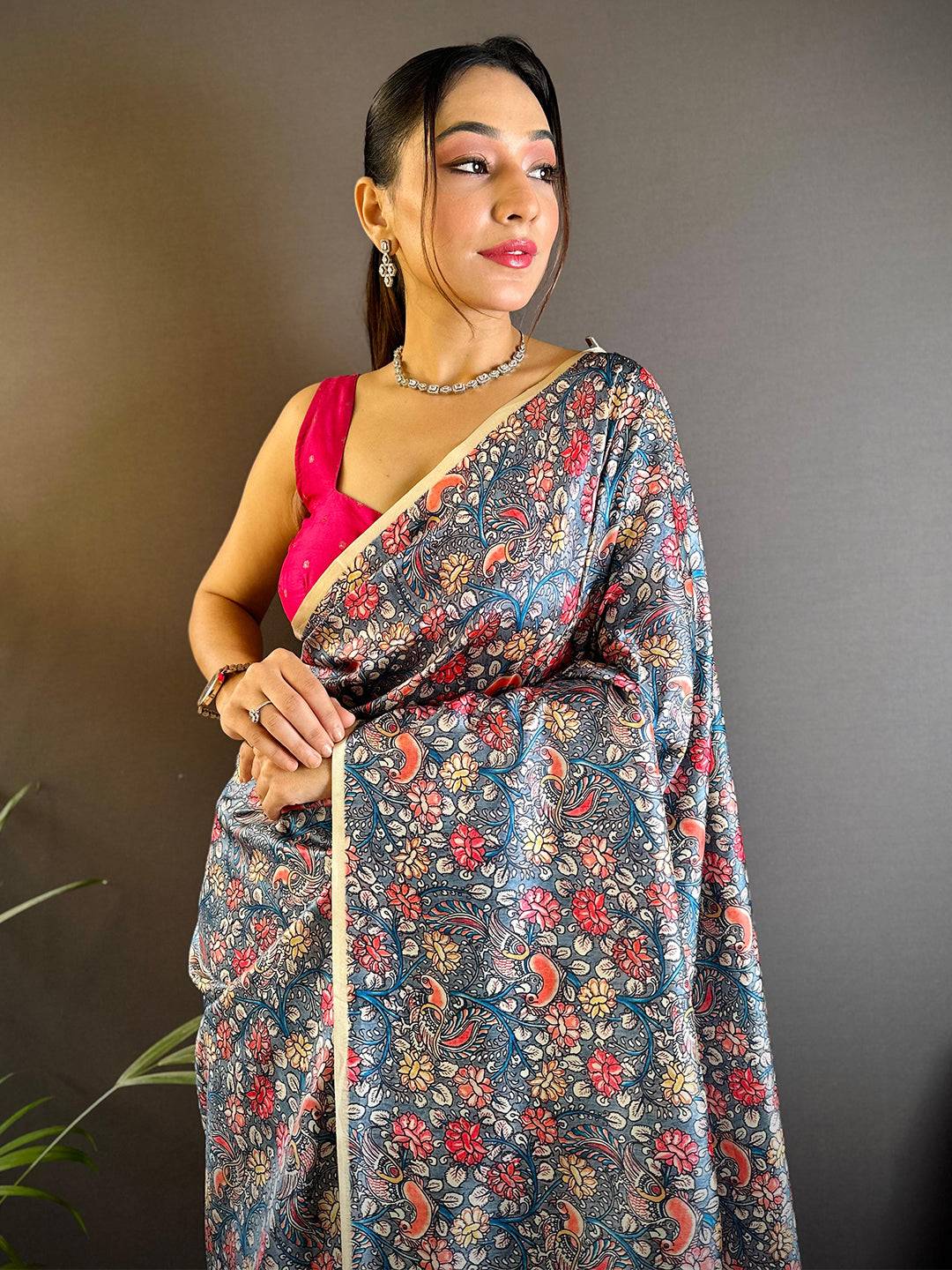 Smoke Grey Kalamkari Floral Print Gamthi Saree