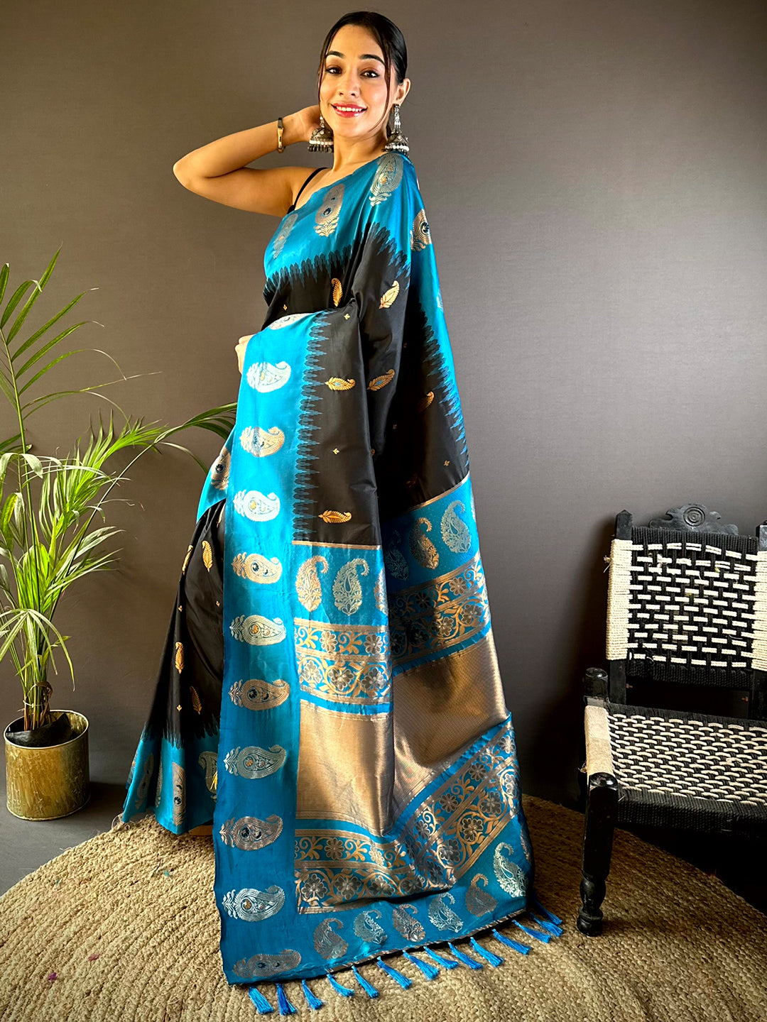 Balck Mango Butti Soft Silk Saree