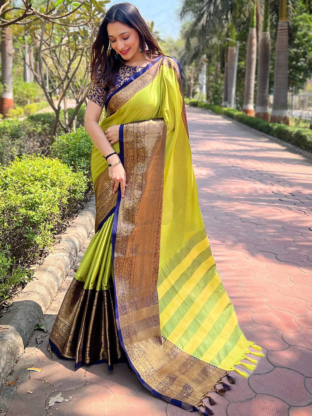 Aura Soft Silk Lime Colour Saree With Kanjivaram Weaving