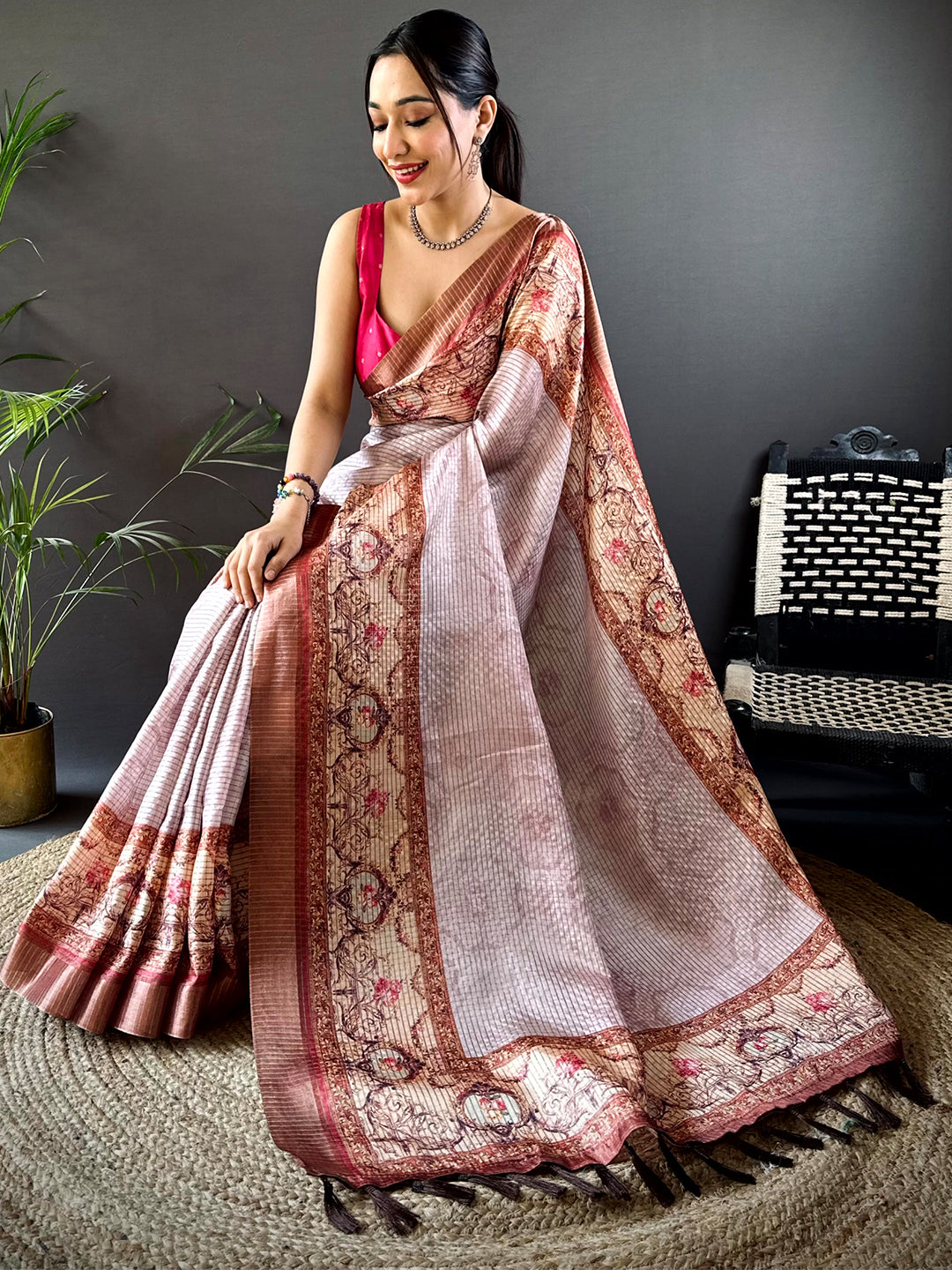 Graceful Light Pink Soft Silk Chex Saree