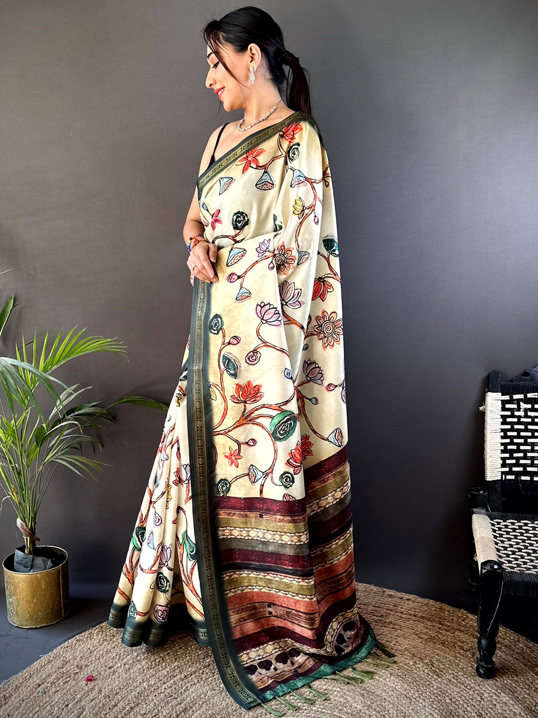 Cream Soft Silk Freehand Kalamkari Print Saree