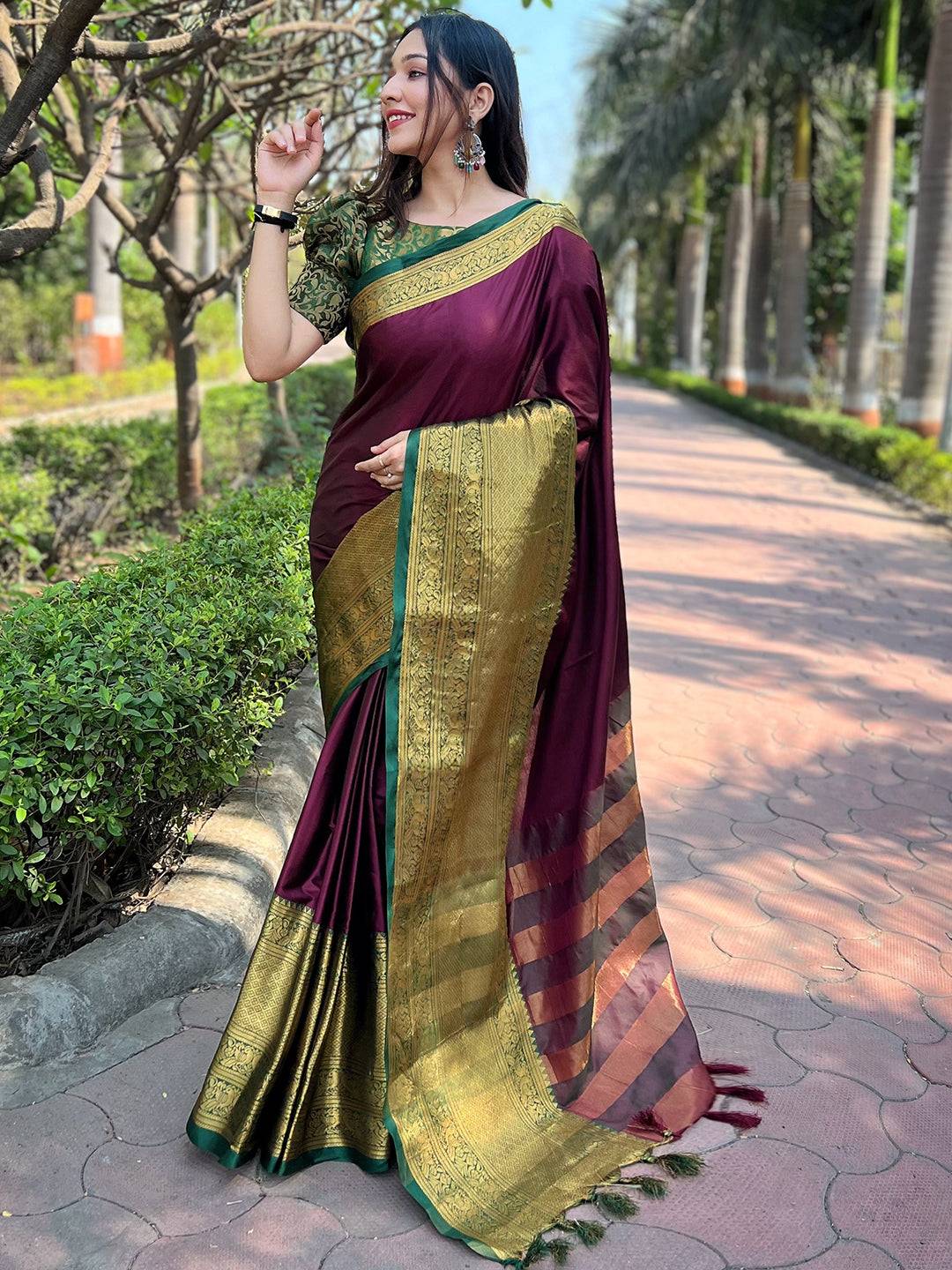 Aura Soft Silk Wine Colour Saree With Kanjivaram Weaving