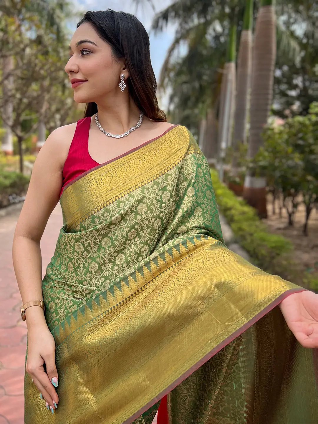 Close-up of Pista Tissue Saree with Gold Jacquard Patterns