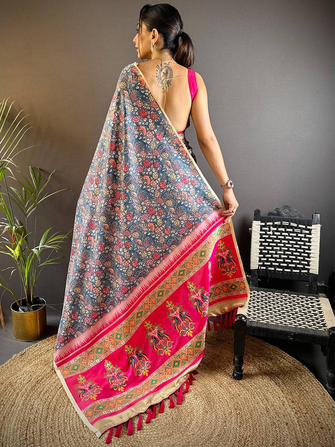 Smoke Grey Kalamkari Floral Print Gamthi Saree