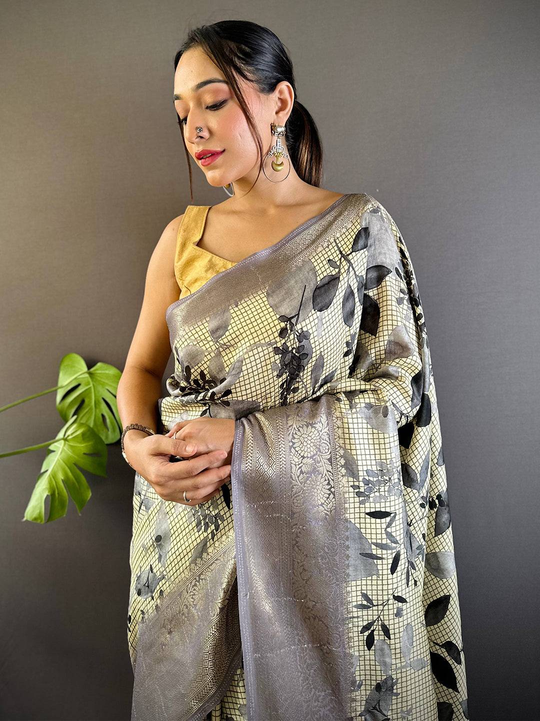 Leaf And Check Grey Viscose Saree