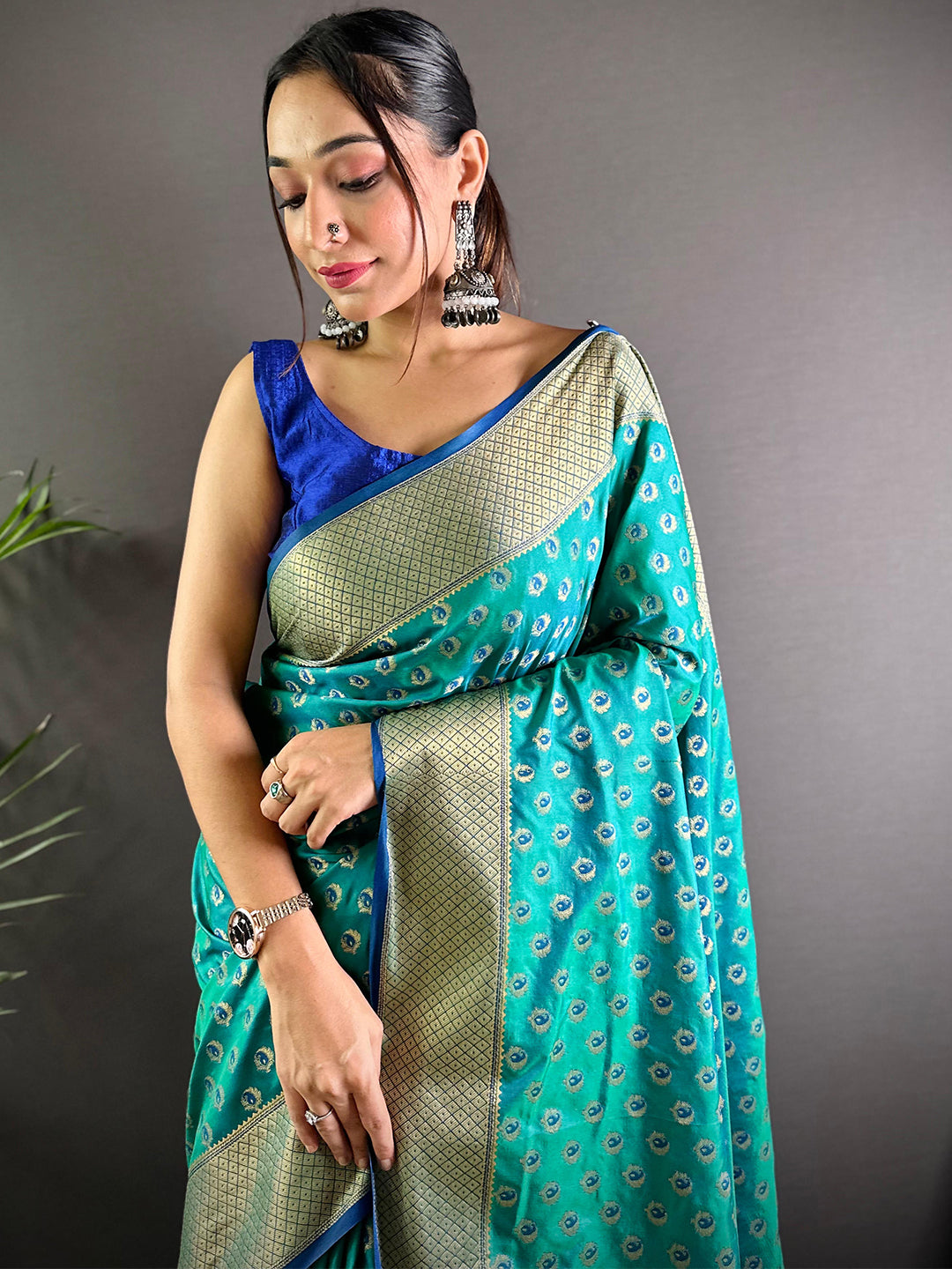 Banarasi Mayur Butta Elegance Saree