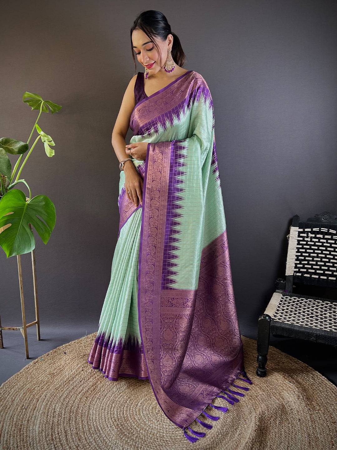 Pista Banarasi Silk Gadwal Pattu Saree