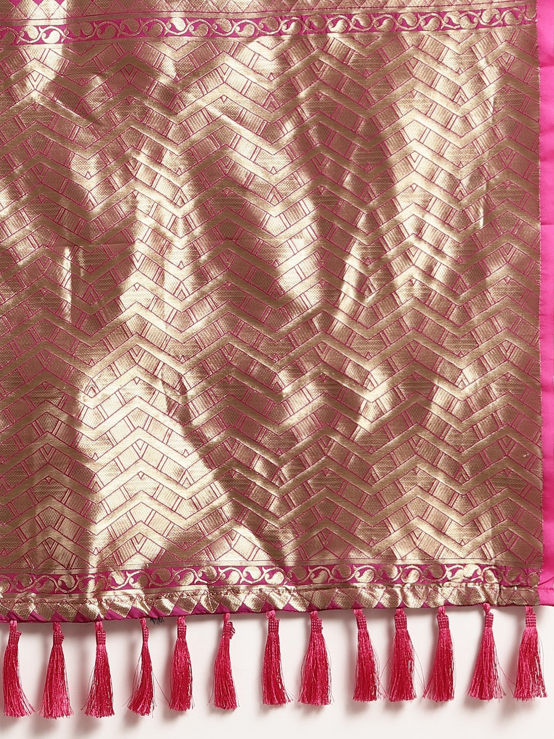 Trendy Rama Silk Blend Banarasi Saree