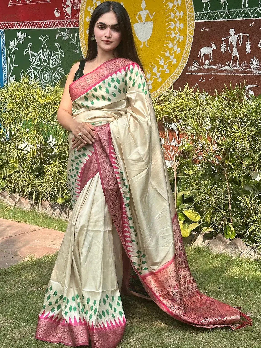 Shop Maang Tikka-inspired Yellow Banarasi Sarees - Explore Nalli's  Luxurious Collection