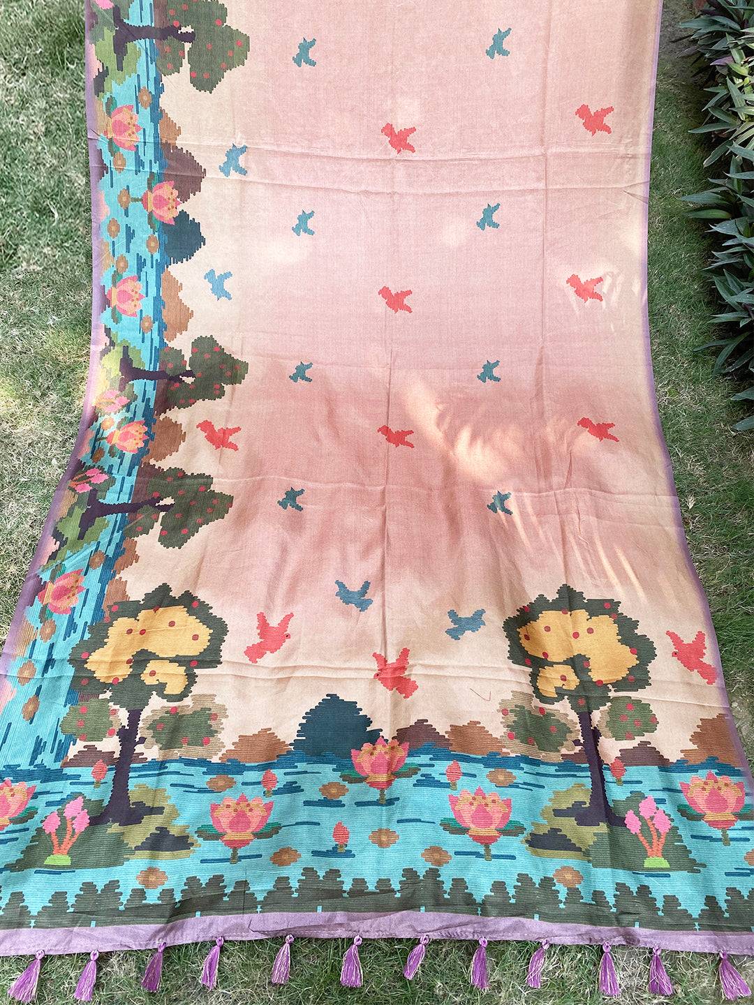 Full view of Tussar silk saree with intricate Kalamkari print.