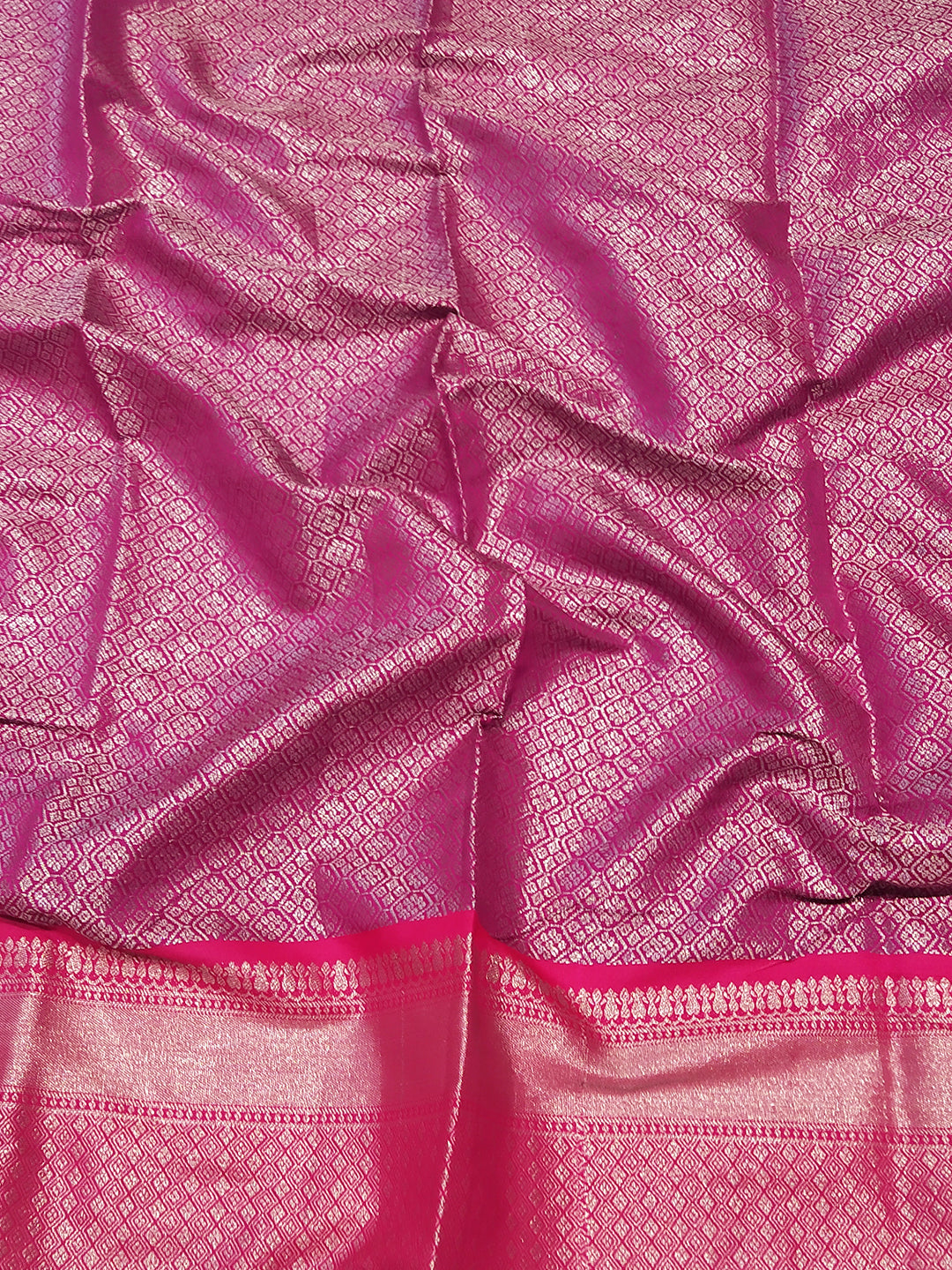 Detailed view of pink border on Banarasi Katan Silk Saree