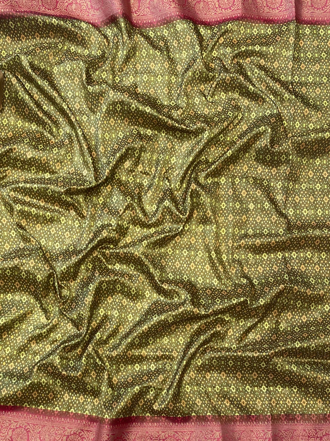 Detailed view of Soft Silk Banarasi saree fabric