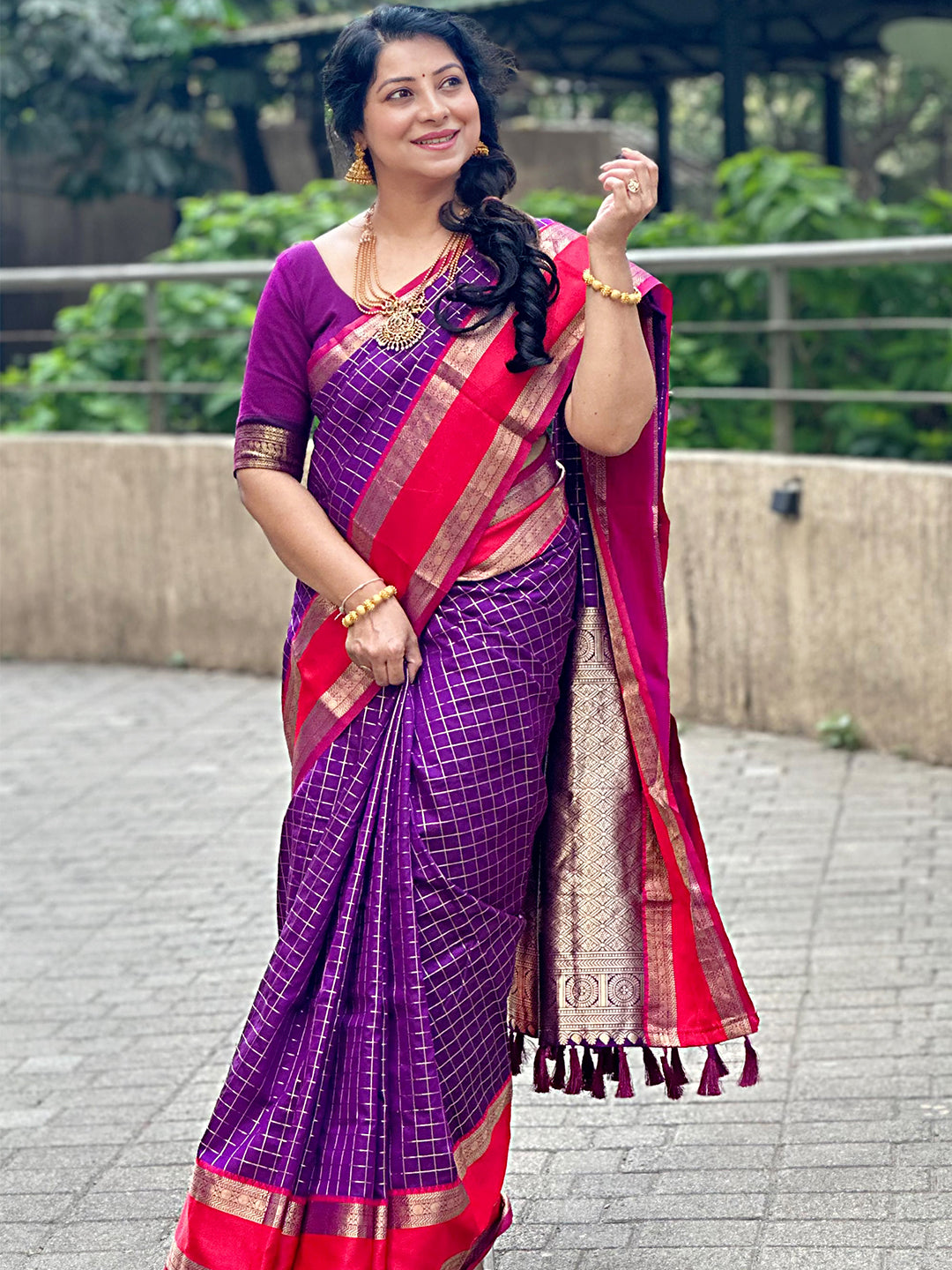 Woven Design Casual Wear Nirmal Creations Purple Banarasi Saree & Blouse  Piece at Rs 49980 in Kolkata