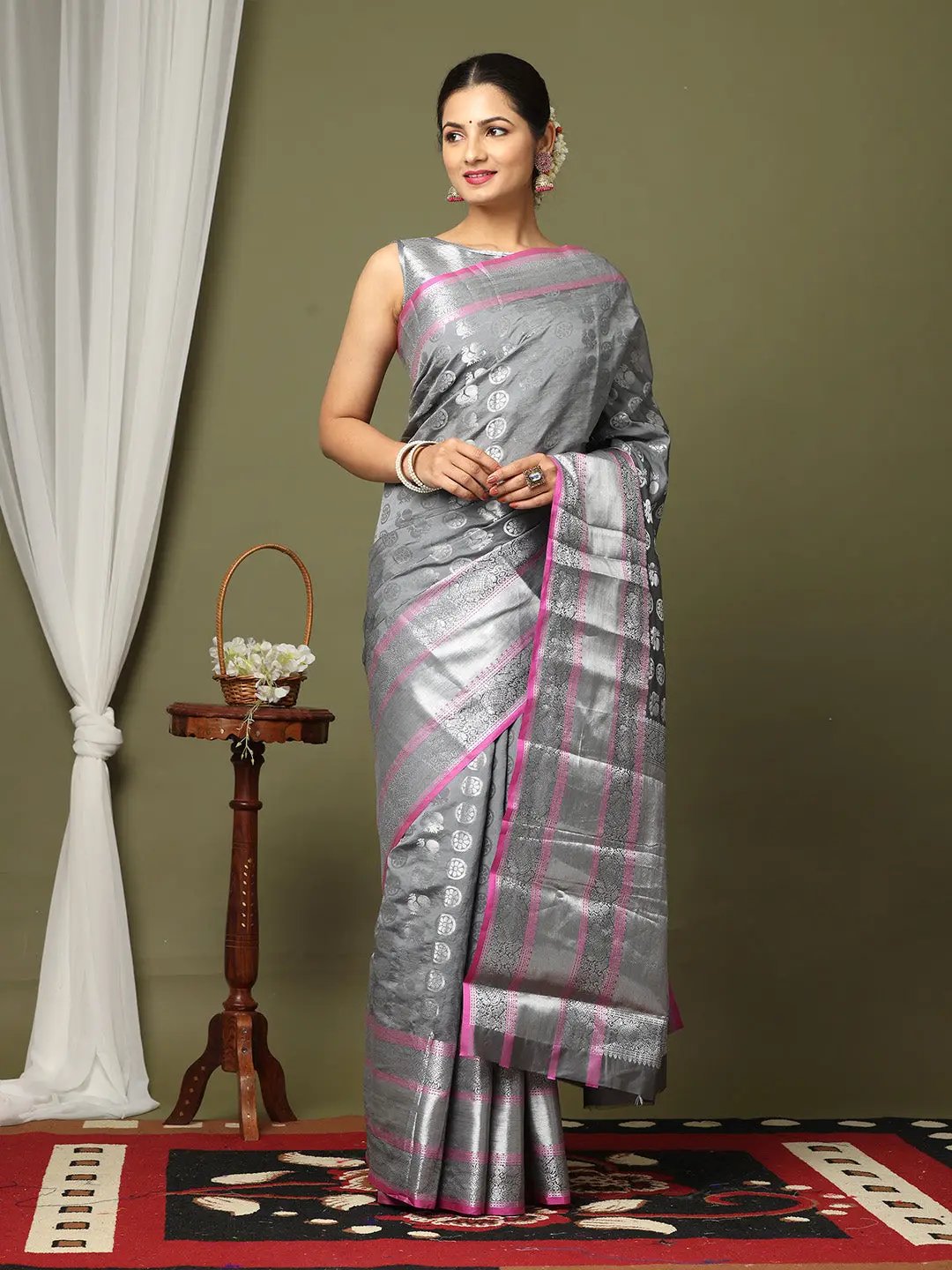 Kanjivaaram Soft Silk Saree With Zari More Silkka work    collapse