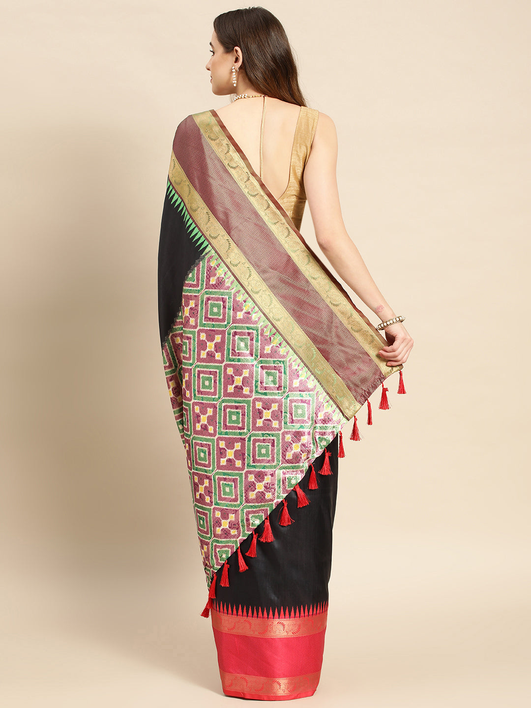 Ganga Jamuna Pattu Border Banarasi Soft Silk Saree