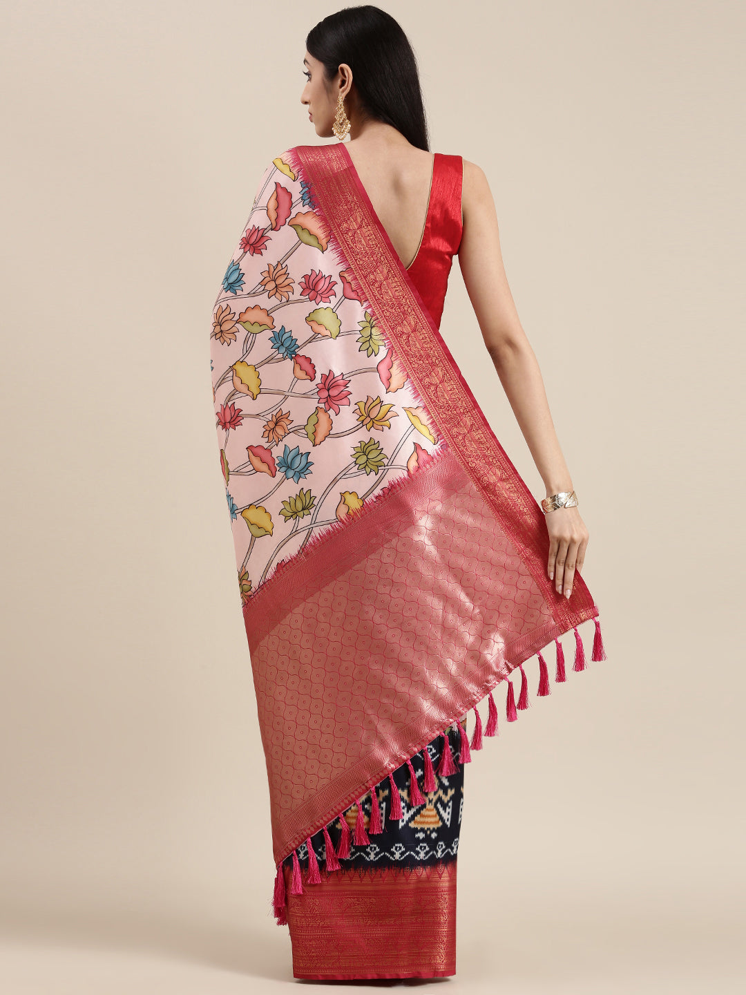 Stylish Kanjivaram Zari Silk Saree With Ethnic Motifs