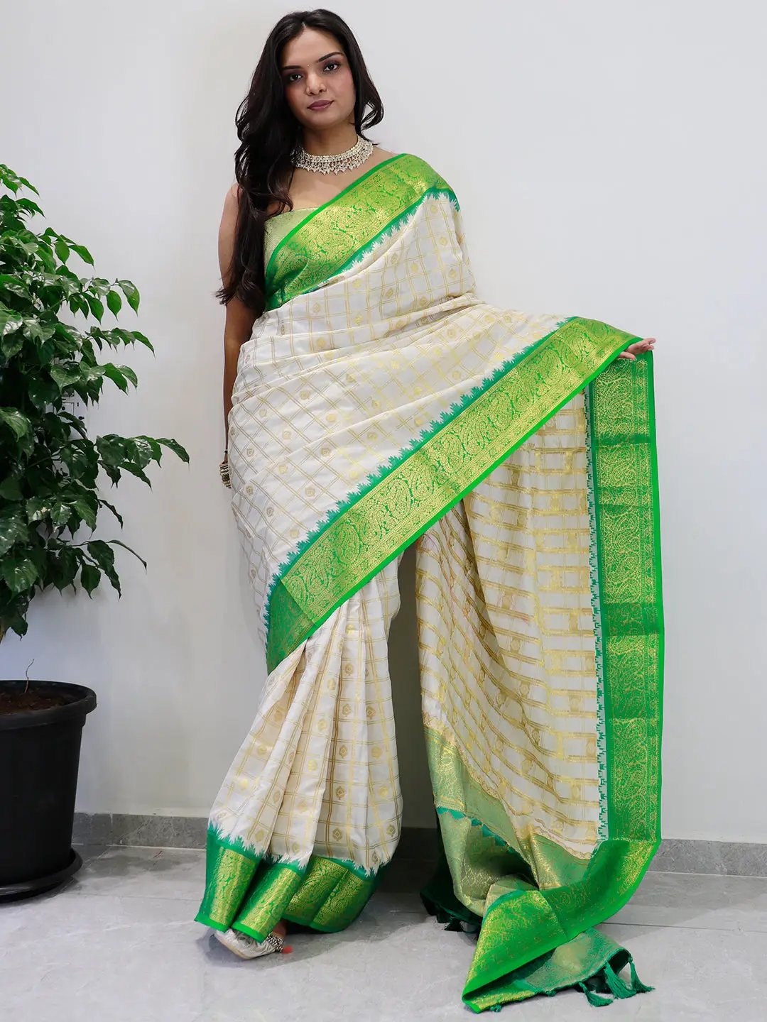 Tissue temple border best quality saree