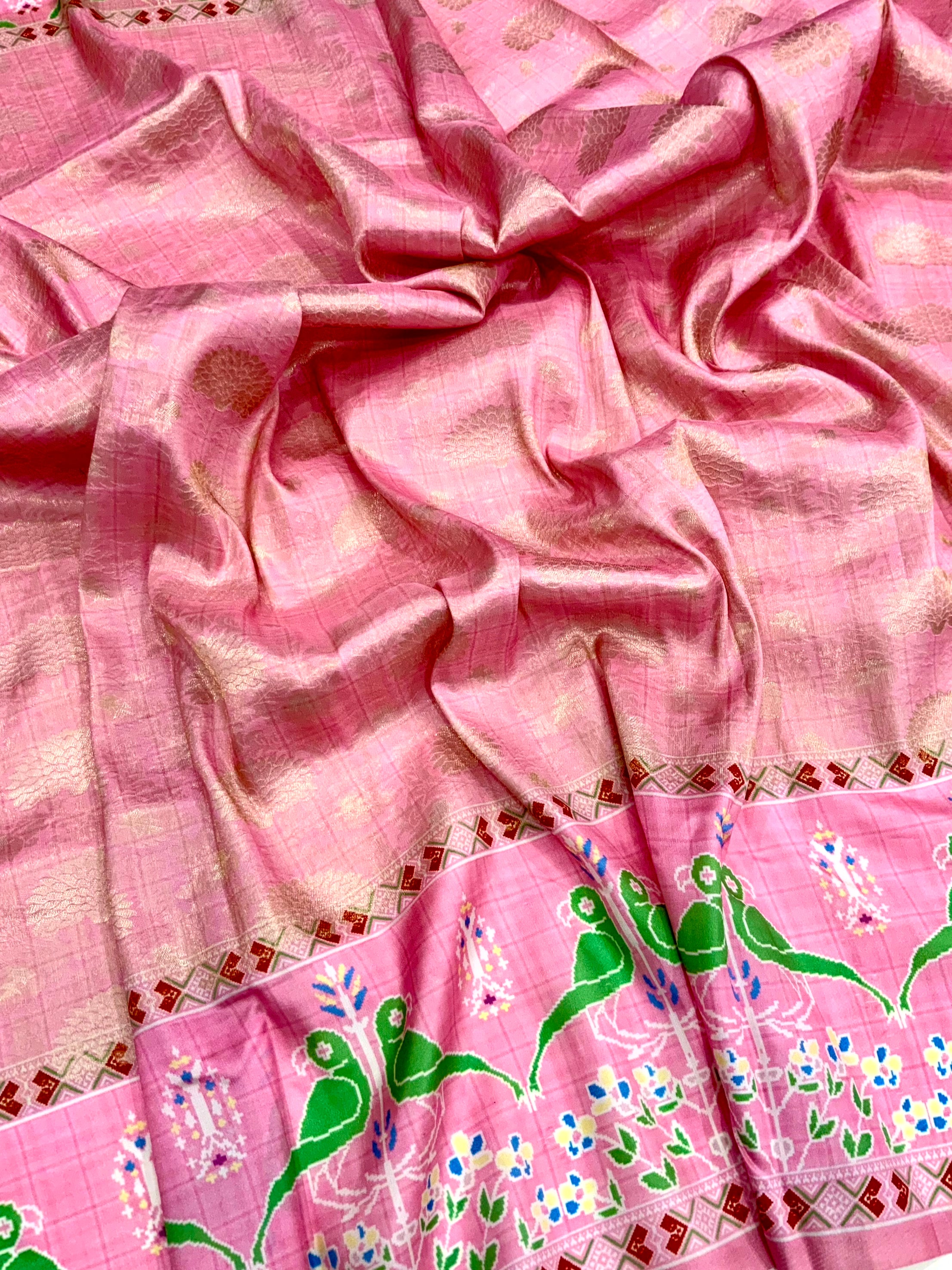 Vibrant Pink Silk Blend Geometric Print Saree