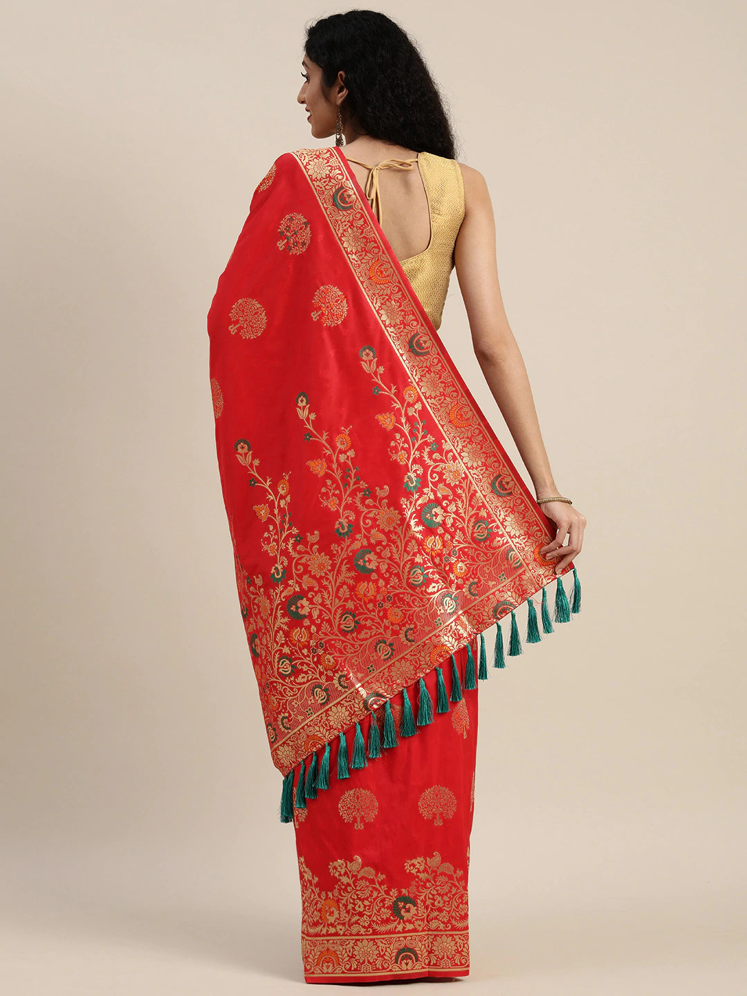 Kanjivaram Silk Sarees With Luxurious Zari Border