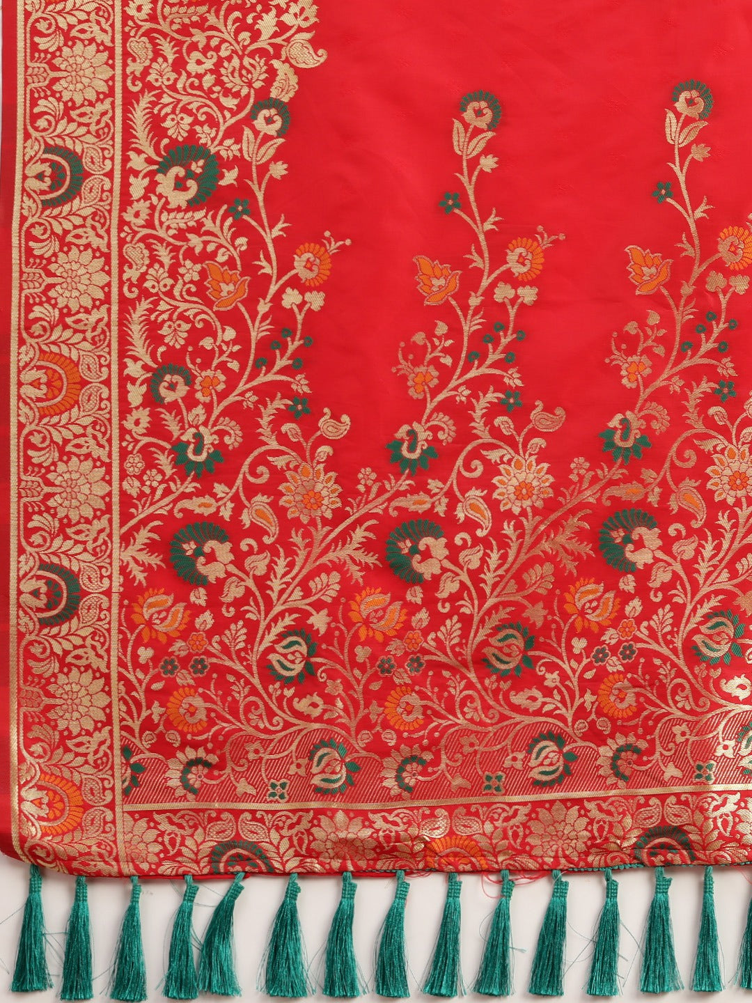 Kanjivaram Silk Sarees With Luxurious Zari Border