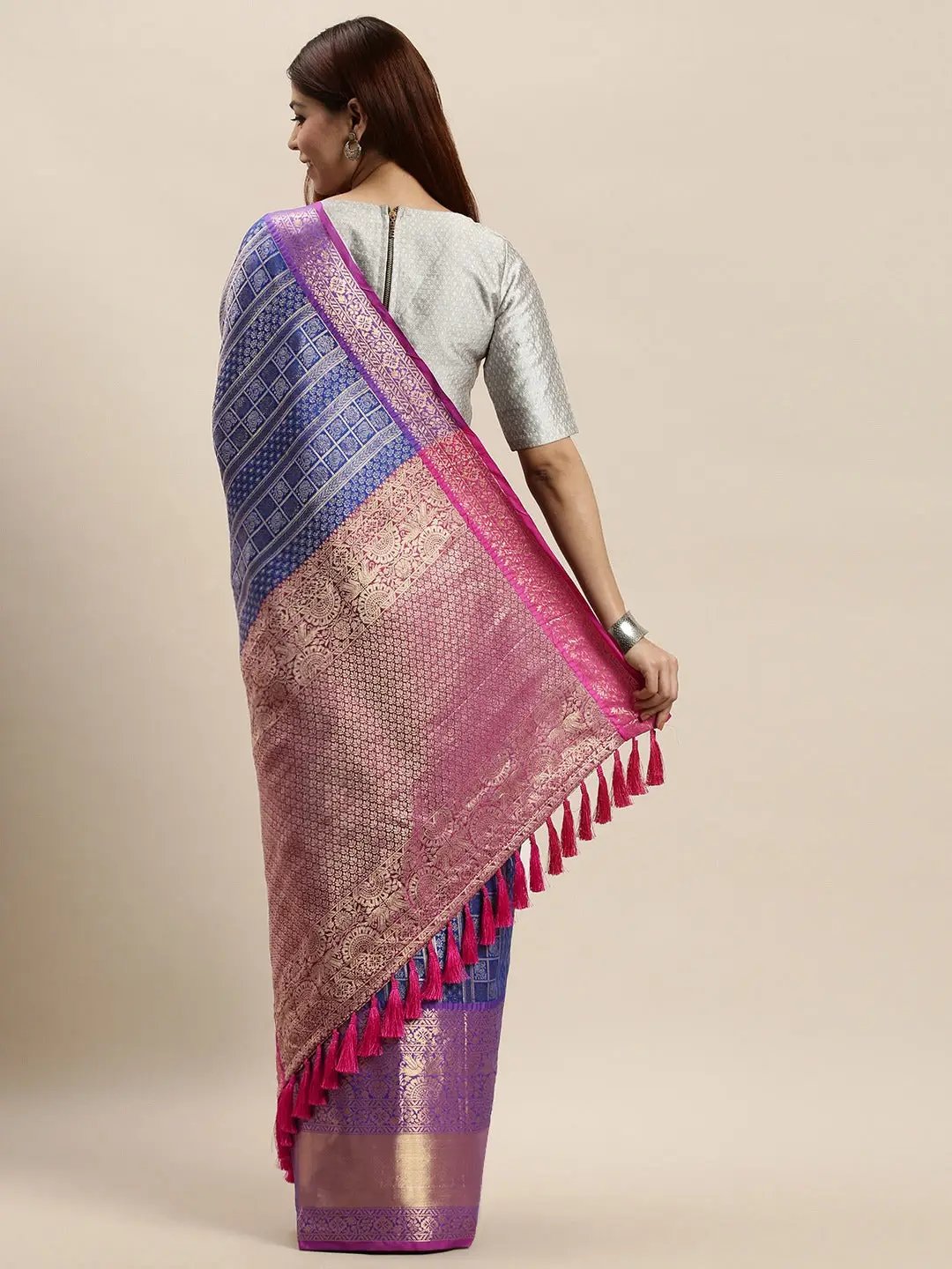 Exclusive Banarasi Woven Design Saree With Zari Border