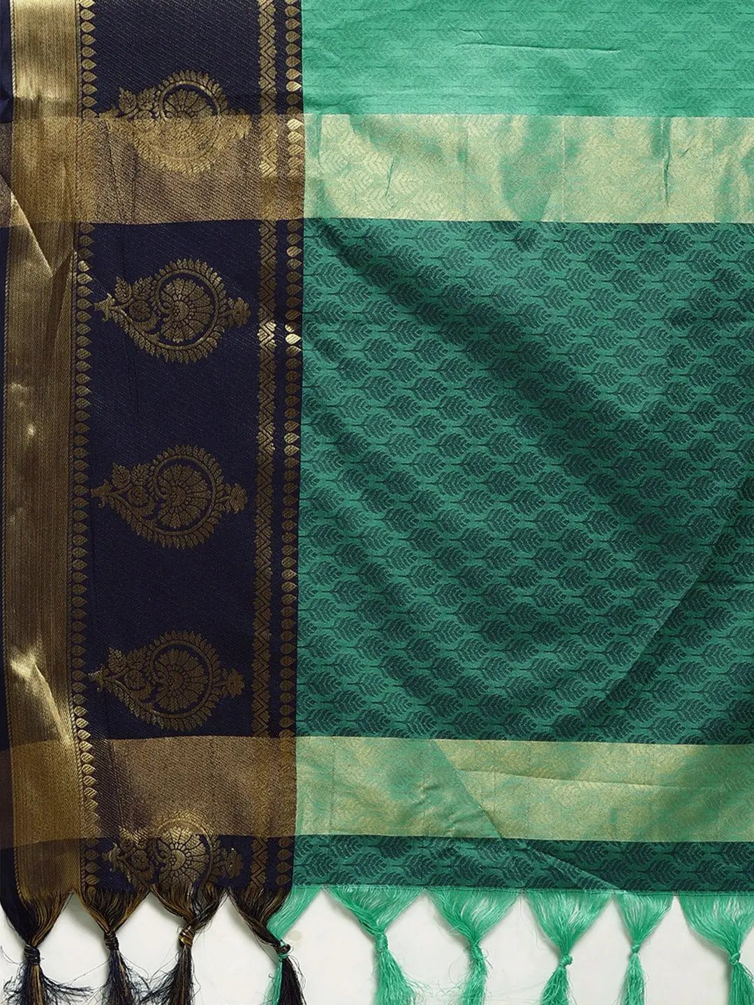 Uppada Cotton Silk Saree With Self Butti