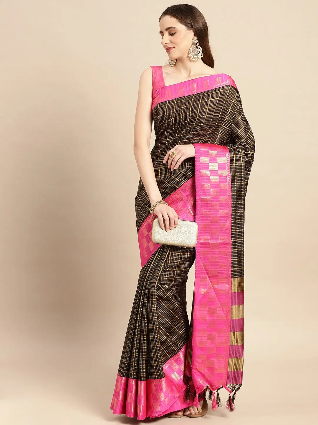 Black Uppada Silk Handloom Saree with Floral Pallu Design u2091